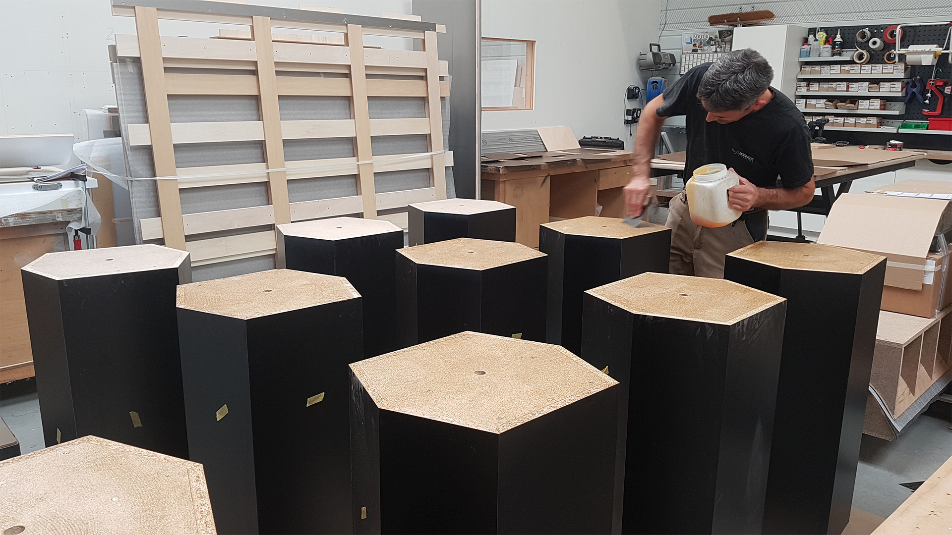 Stratification de surface à la colle contact