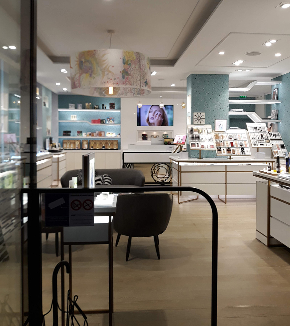 Ensemble de mobiliers pour un Institut de beauté à Lyon