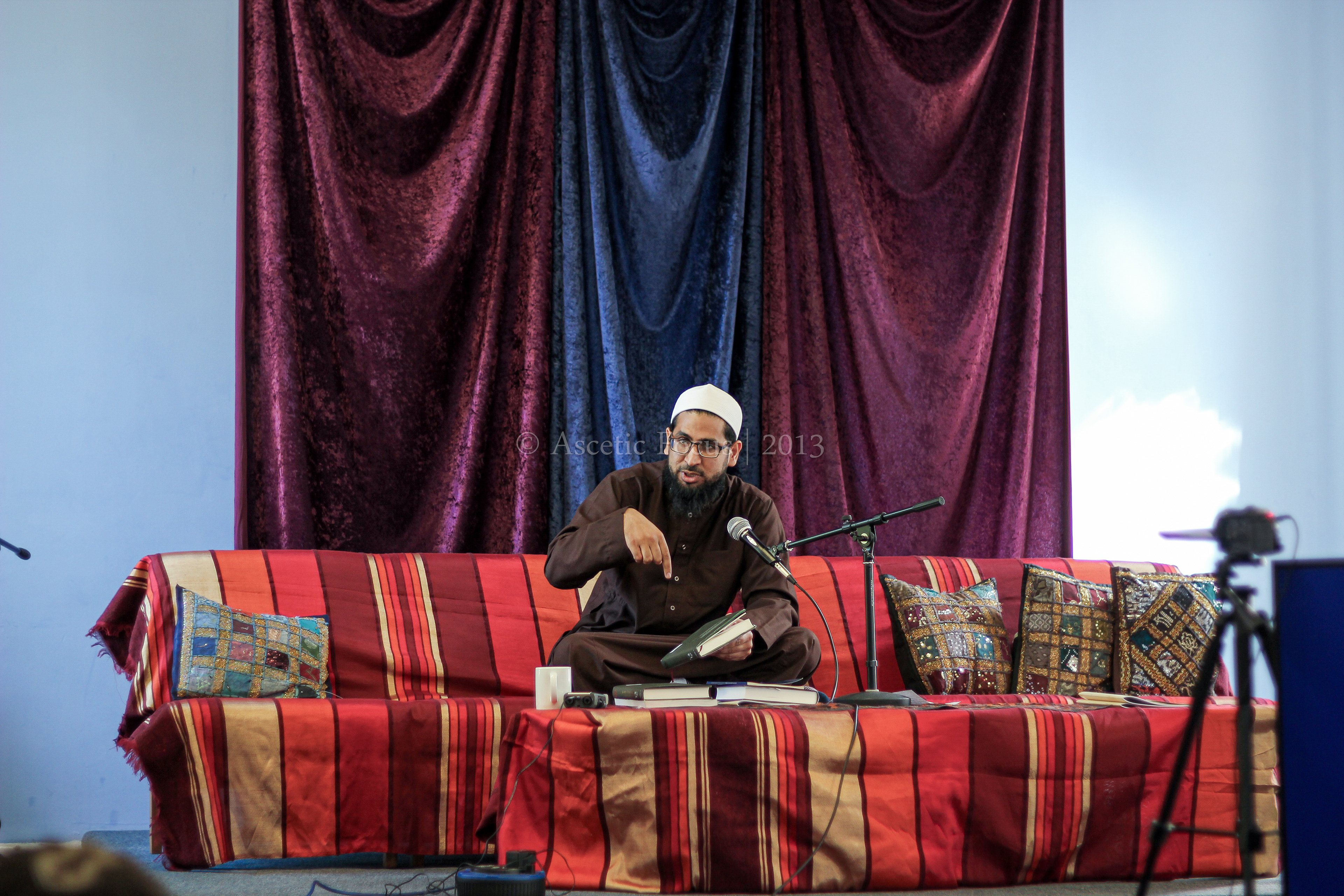 Shaykh Sjaad Hussain at the Path To Salvation Retreat