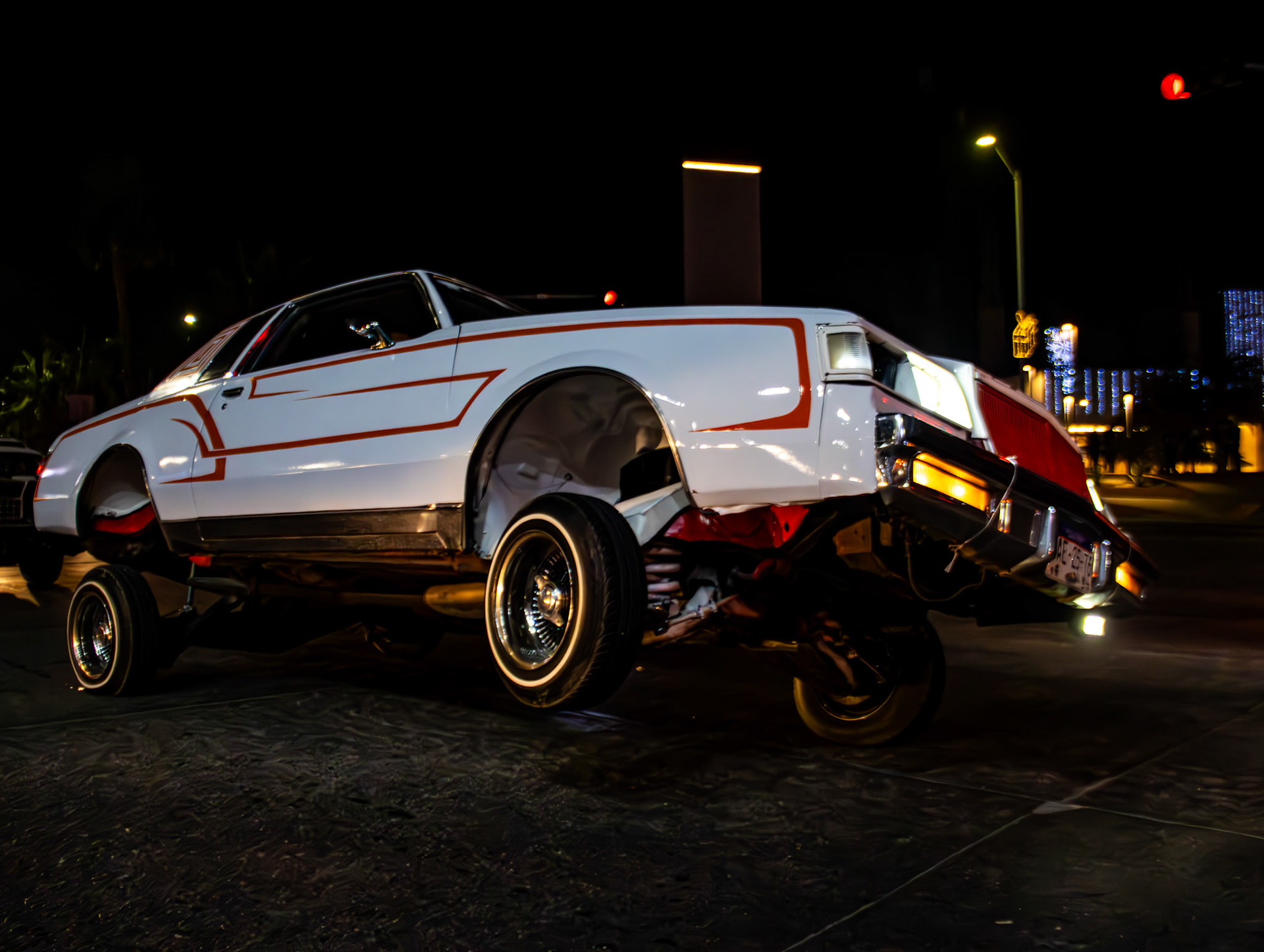 Low rider caravana navideña