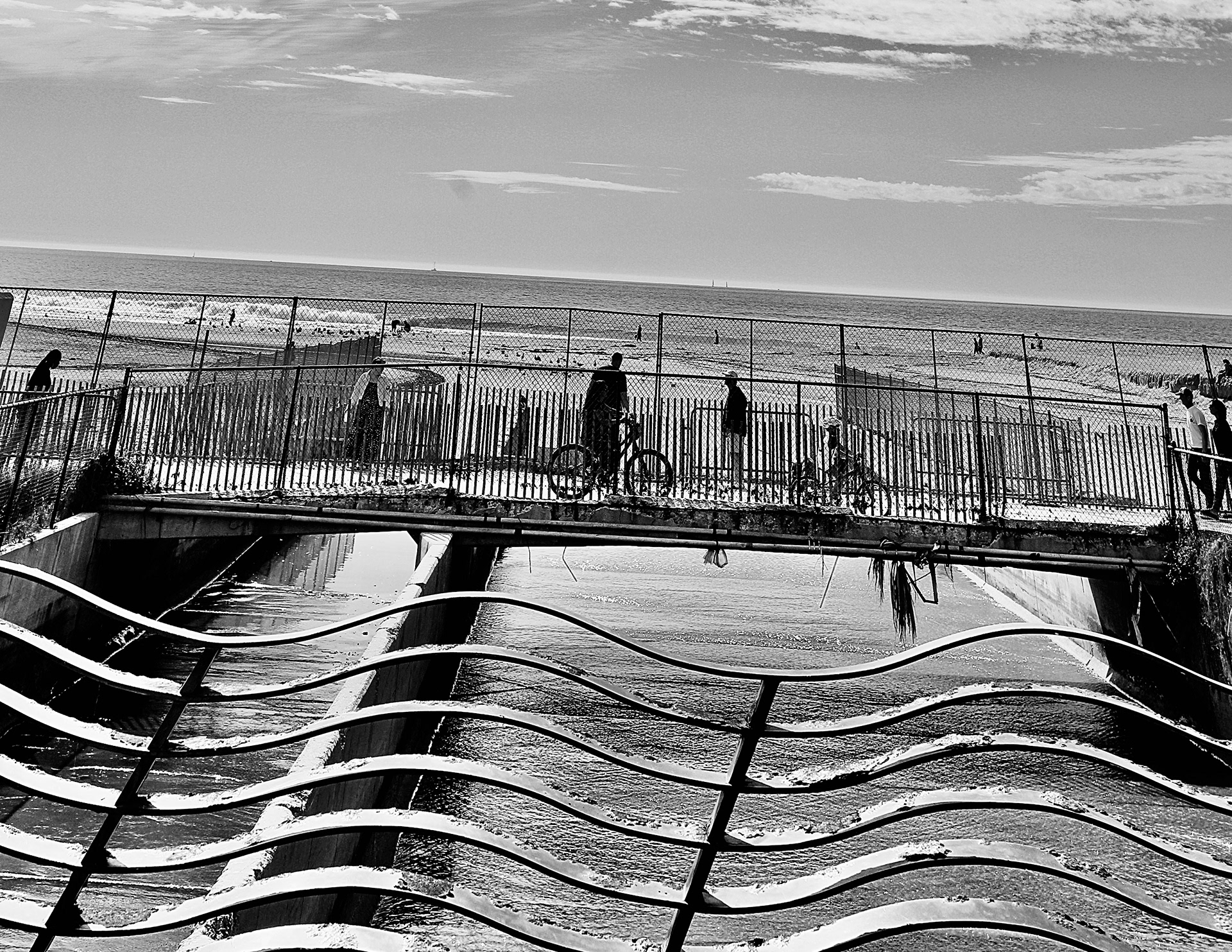 SM - Beach Bridge (BW)
