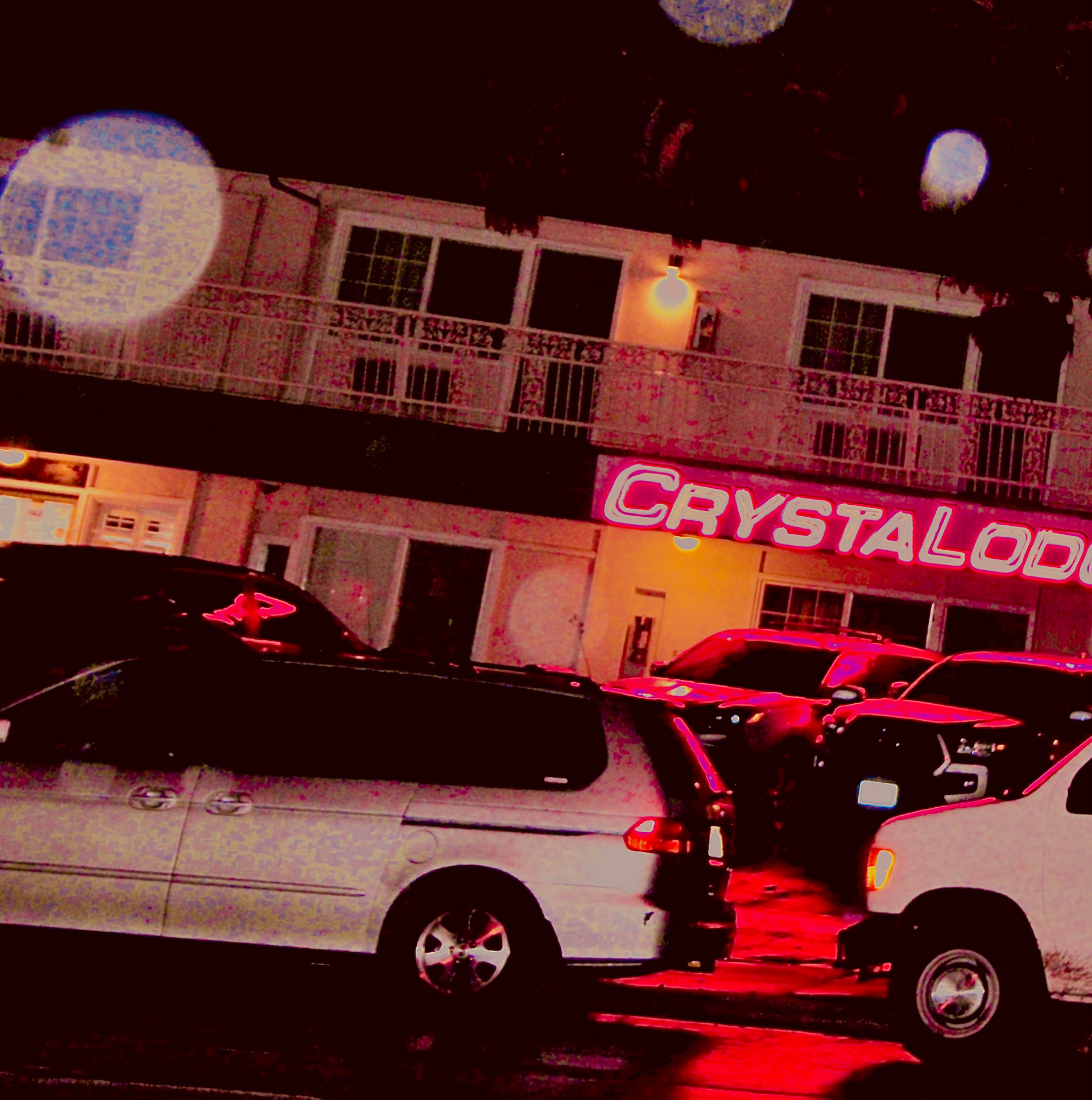CrystaLodge, Ventura (i)