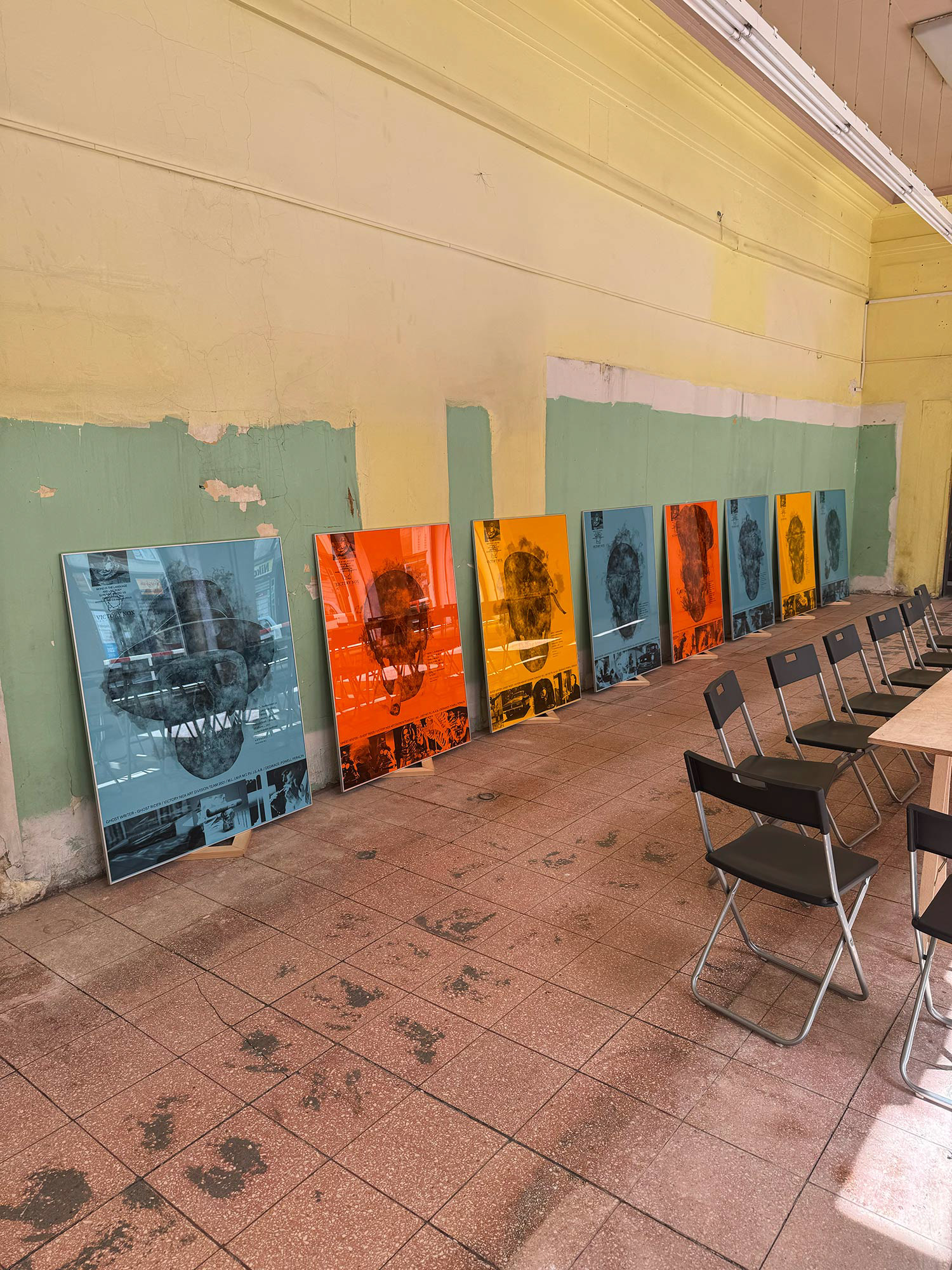 Ghost Writer / Instalace v dočasném prostoru HK800 / Hradec Králové 2025