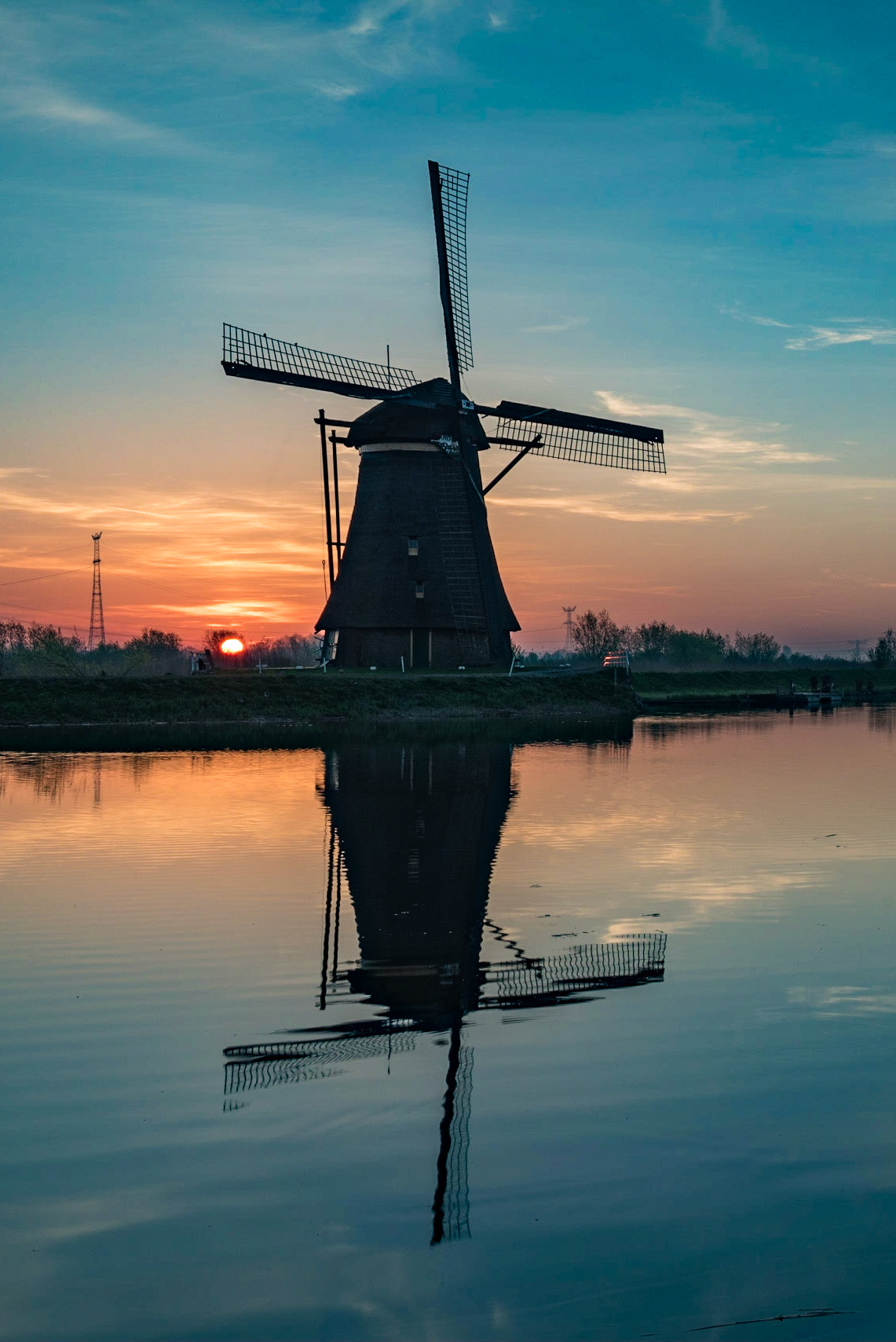 Sonnenaufgang an den Mühlen von Kinderdijk