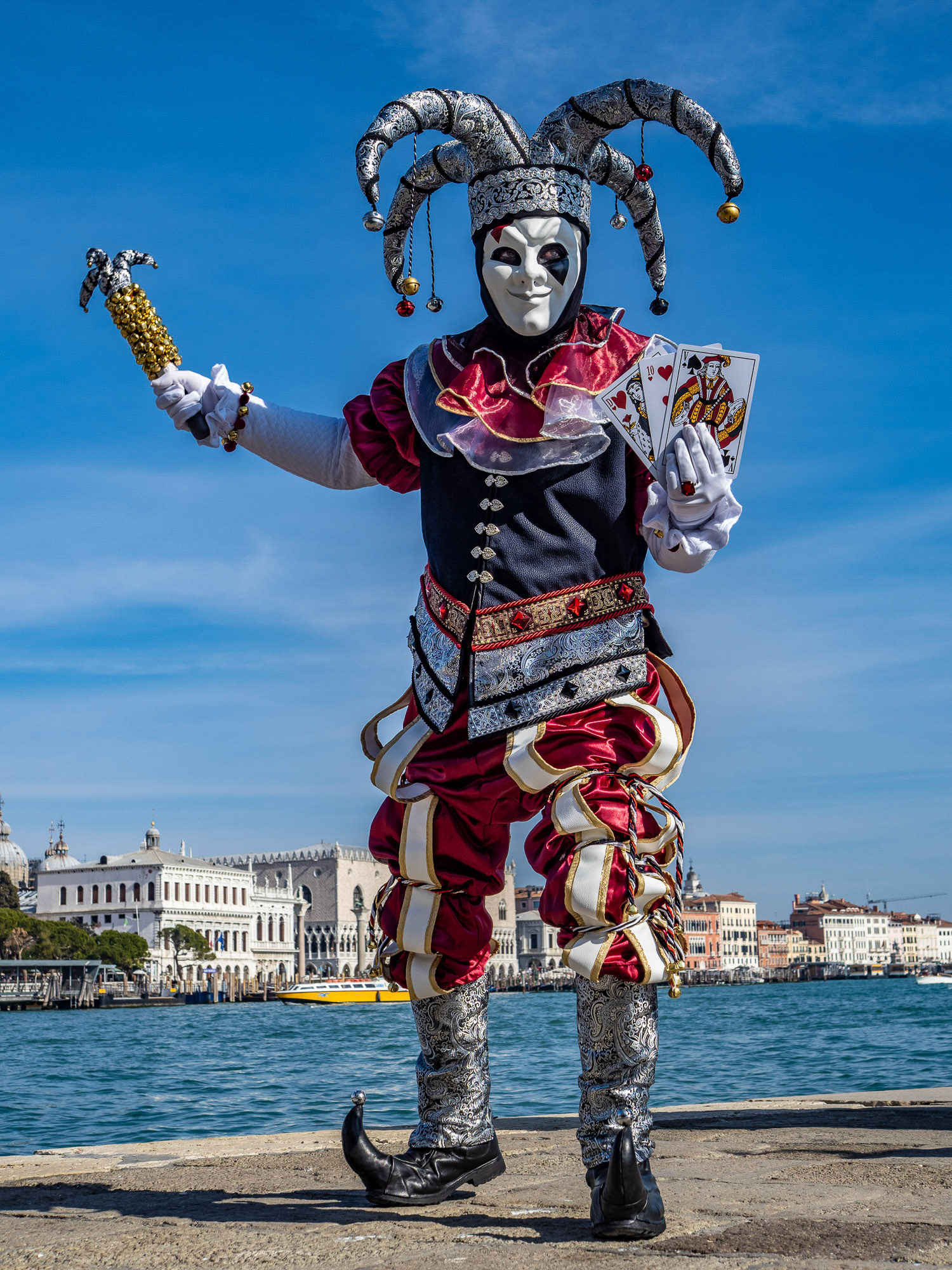 Maskenträgertreffen vor Santa Maria della Salute