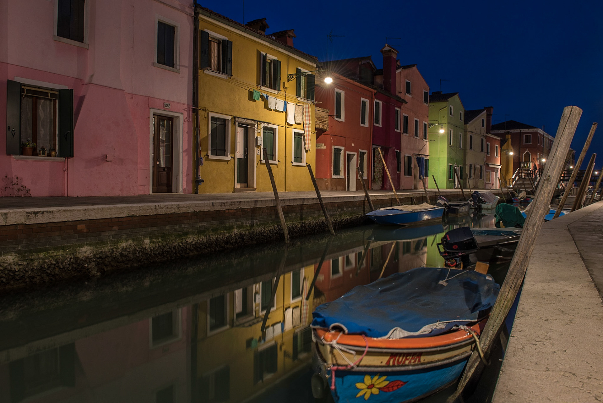 Burano zur blauen Stunde
