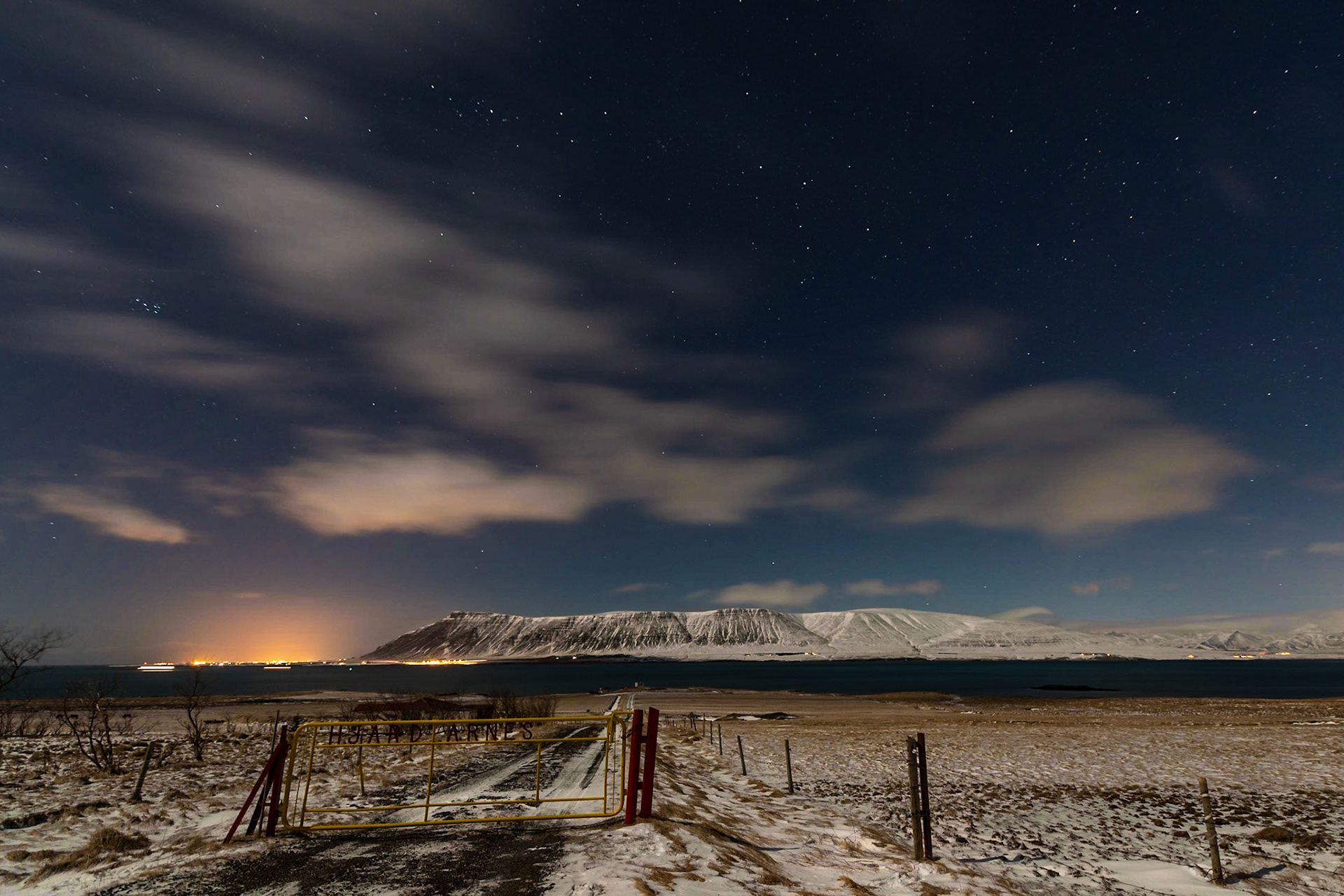 Auf einem Feld bei Reykjavik