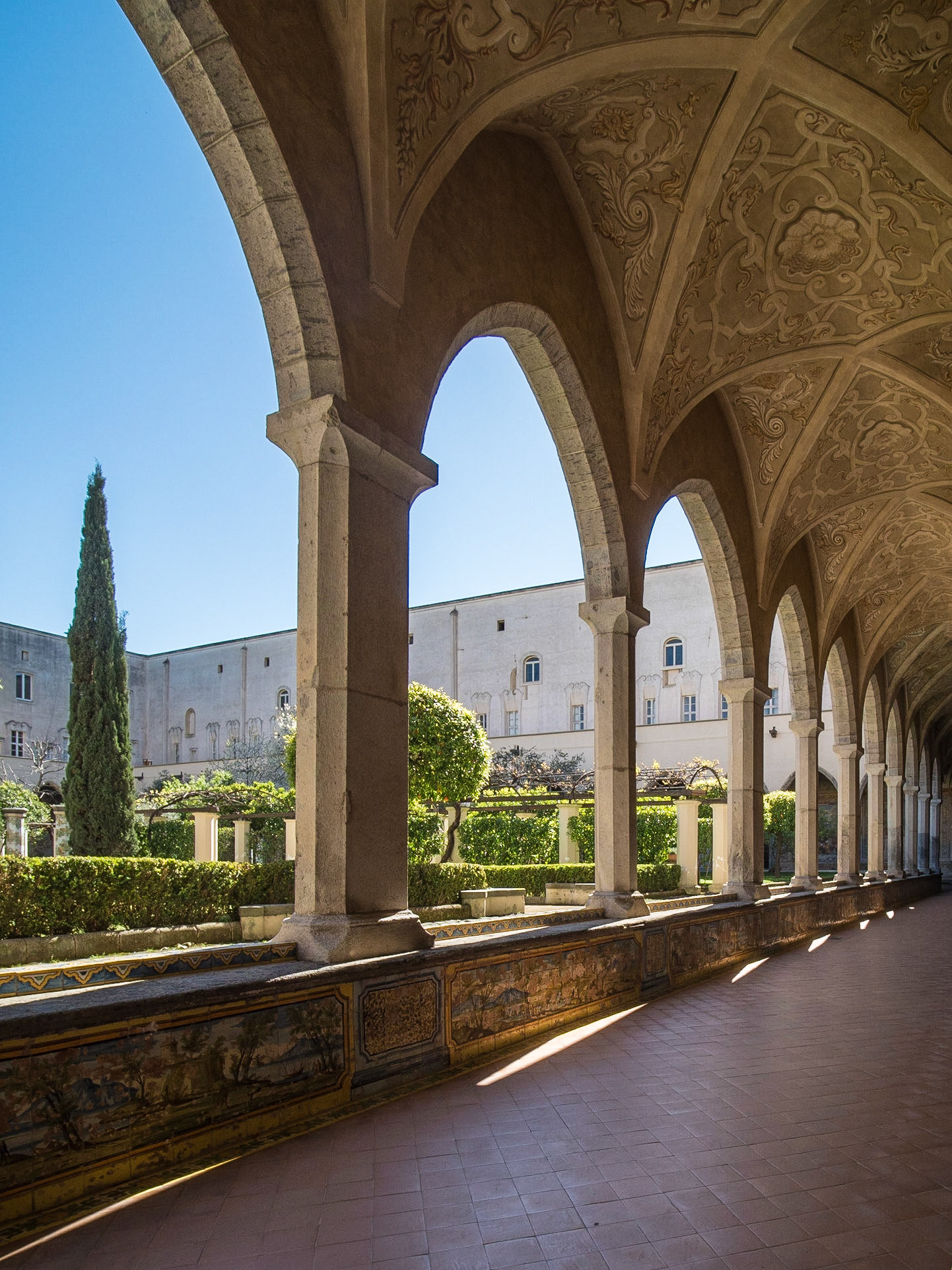 Klostergarten der Basilika Santa Chiara