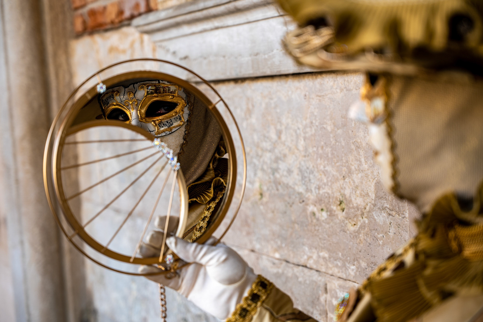 Kreative Maskenträger