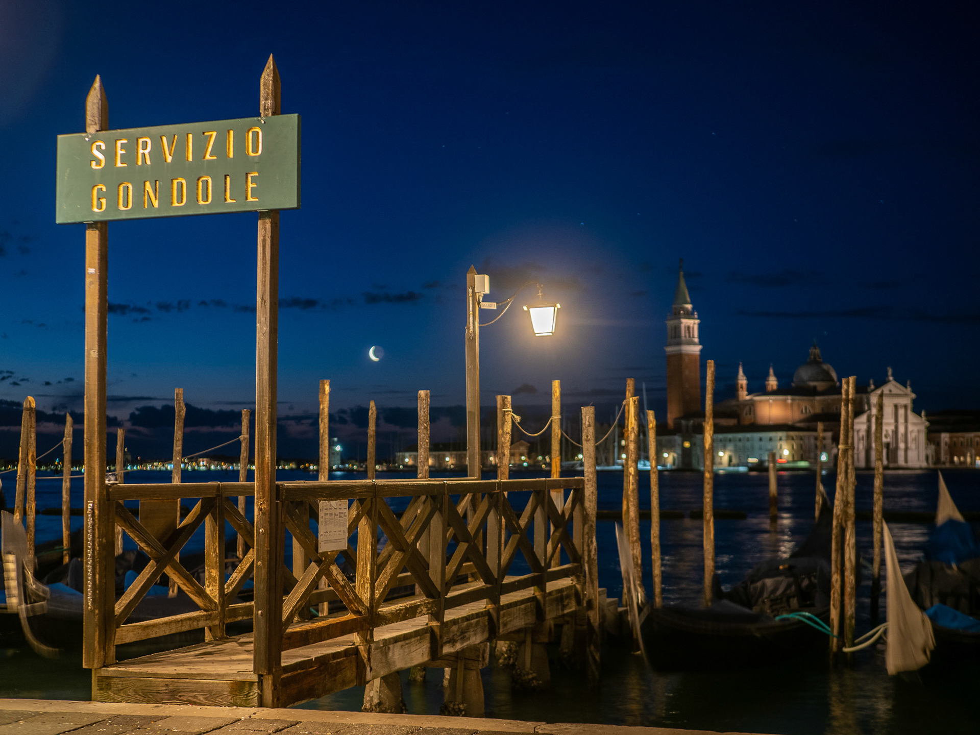 Sonnenaufgang am Markusplatz