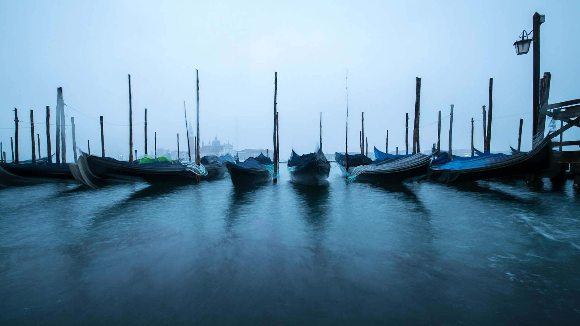 Gondeln im Morgenlicht