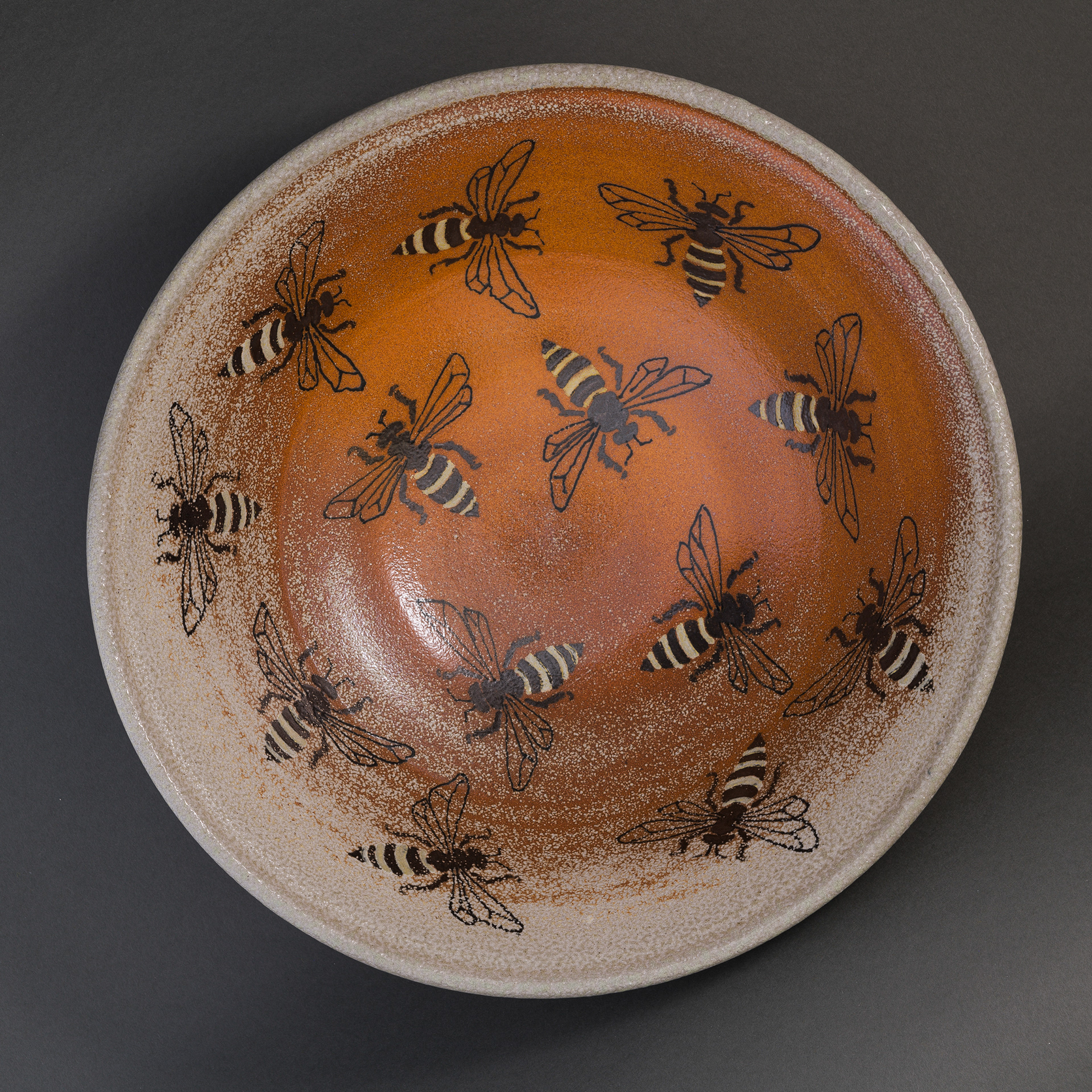 Bee Bowl 13' D x 4.5" H