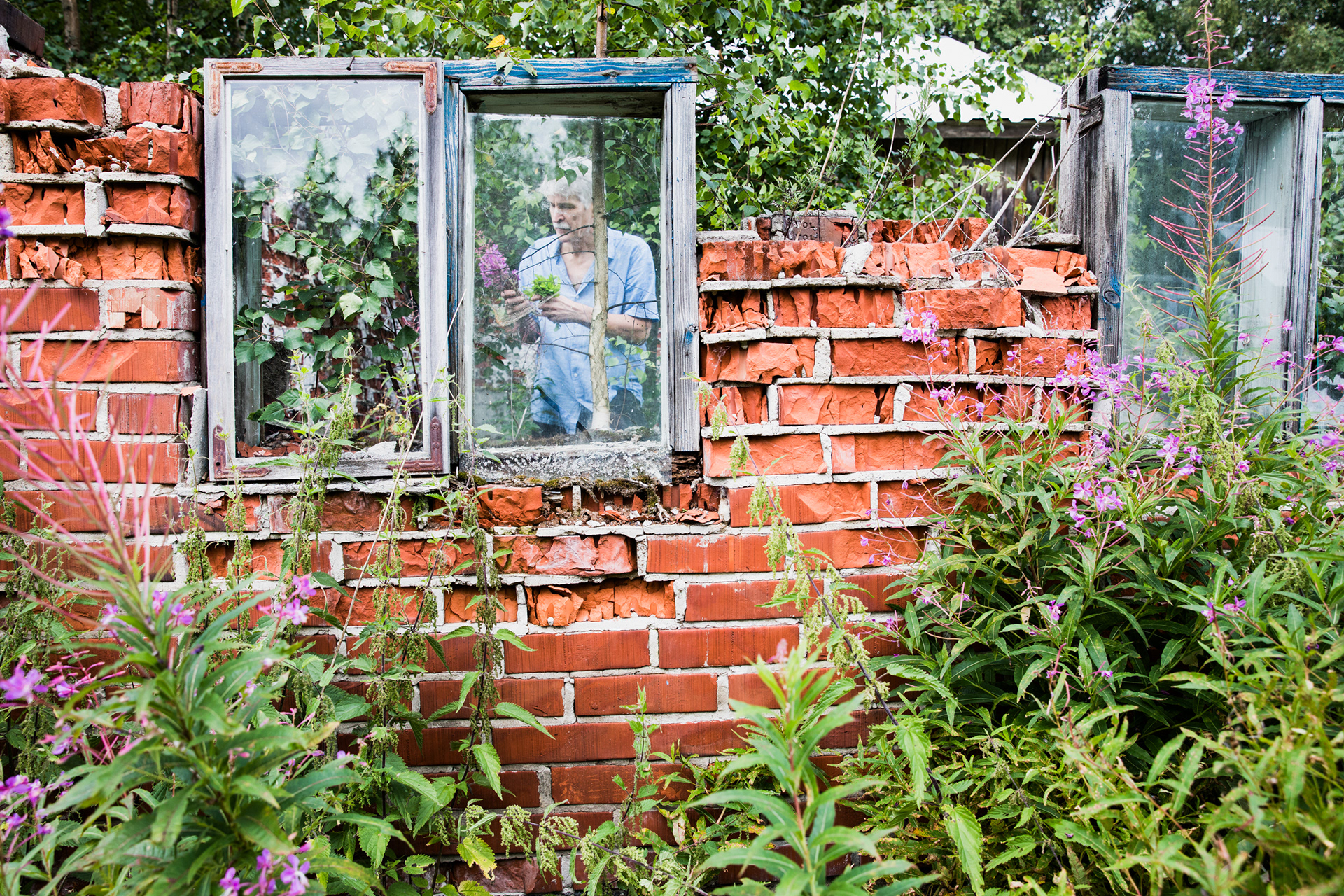 Vanha pihapiiri rappeutuu maaseudulla, mutta se on saanut uuden tarkoituksen hortafarmina.