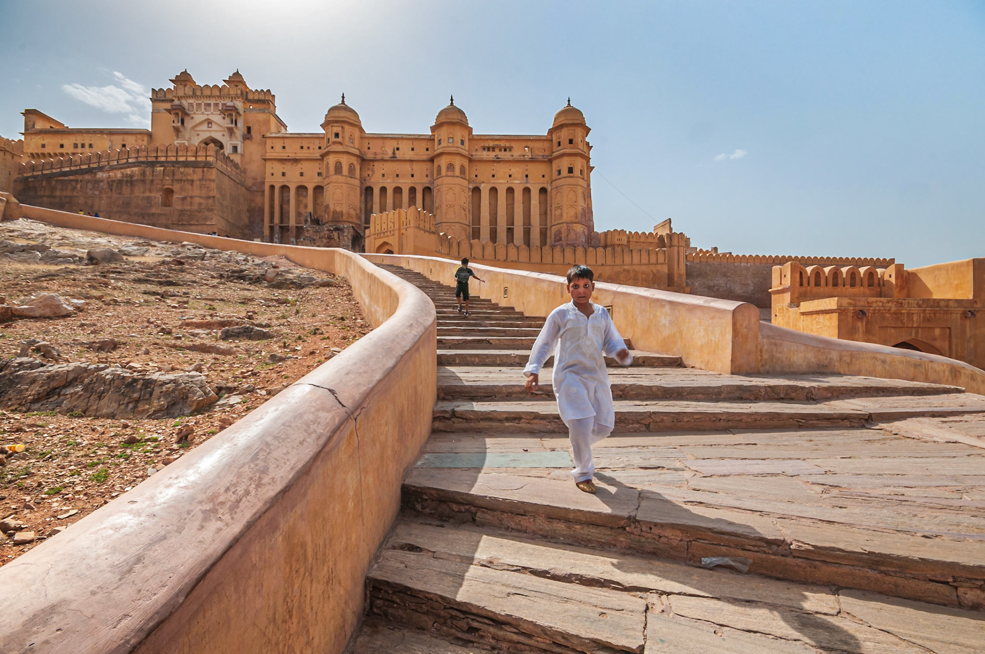 The impress yet imposing Amber Fort, of Rajasthan could be the ideal film set for an Indian Jones film. Its ancient vertical stone walls covered in pastel yellow and beautifully ornate windows. Overlooking the city of Jaipur and enclosing beautiful courtyards and temples. Go in the dry season and its too hot for all but the maddest of tourists!