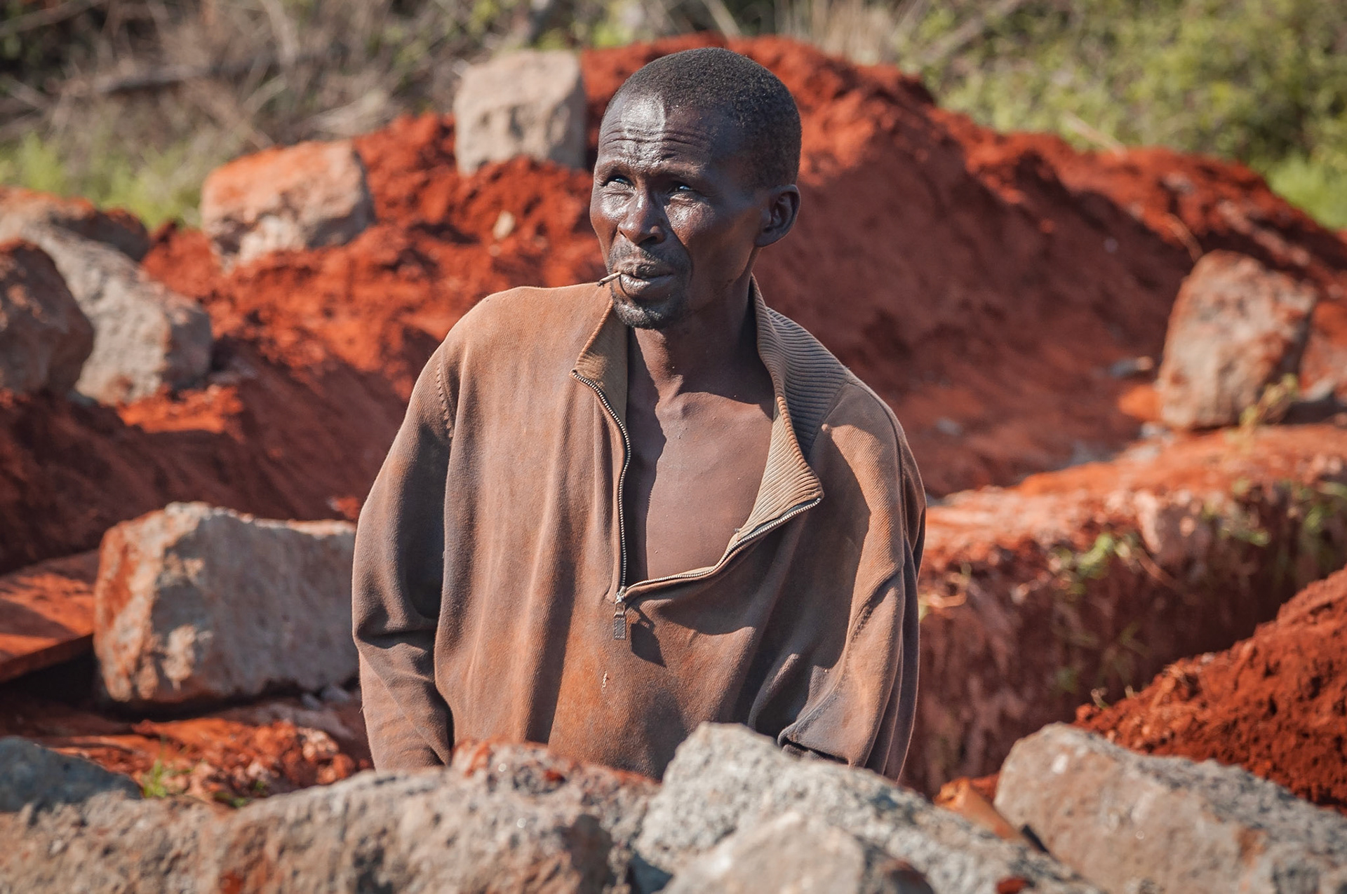 Daniel, our 4Africa fundi for Project One in Taveta, Kenya. This was the back-breaking task of digging the 4 ft foundations by hand for the Nursery School… only for it to rain so heavily and flood them the following day.