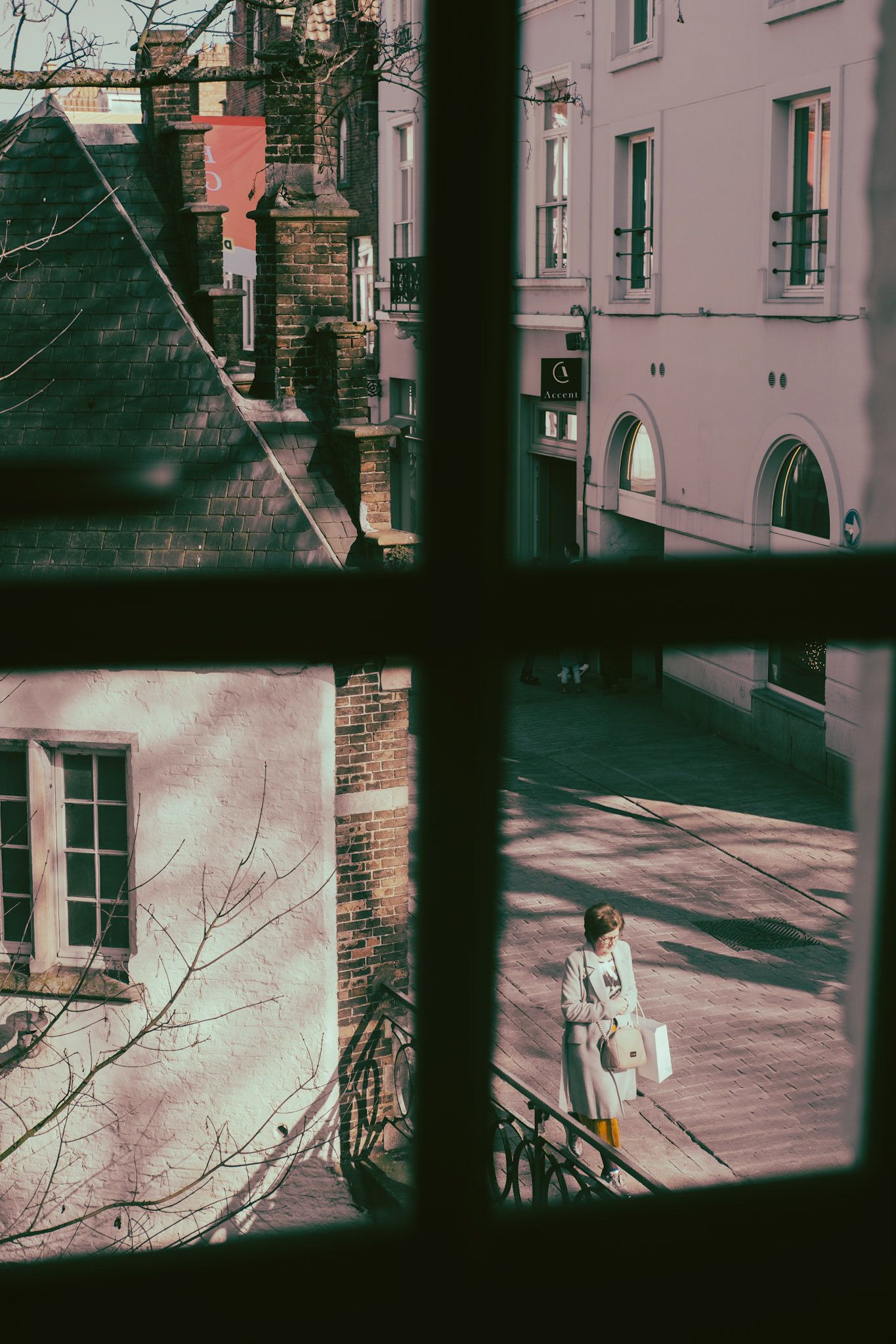 durch das Fenster << "Brugge"
