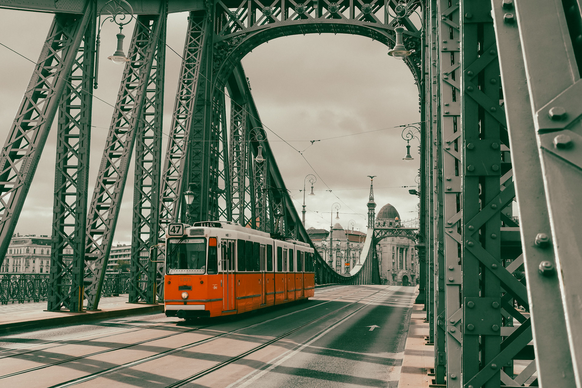 gelbe Tram << "Budapest"