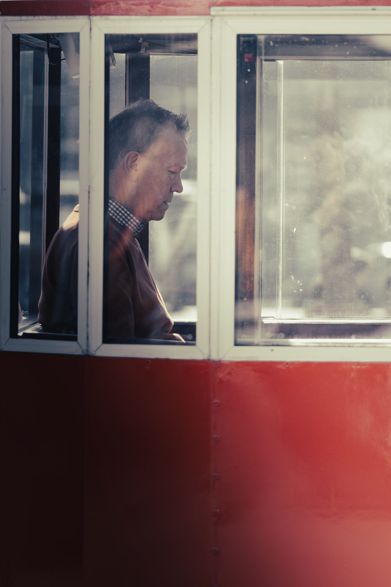 Ganz in rot << "Antwerp"