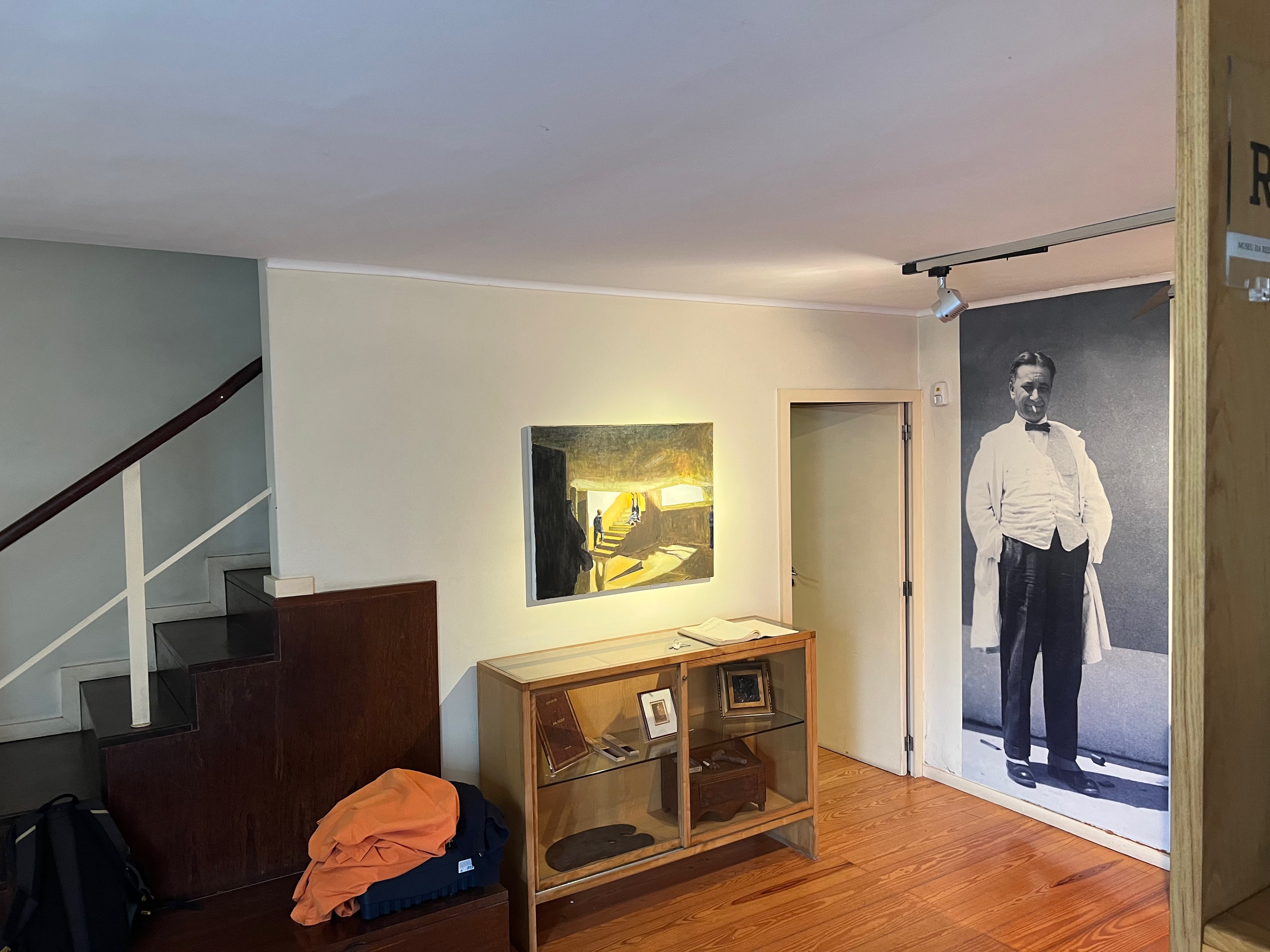 Vista da exposição coletiva "Fresta, Fenda ou Ruído".