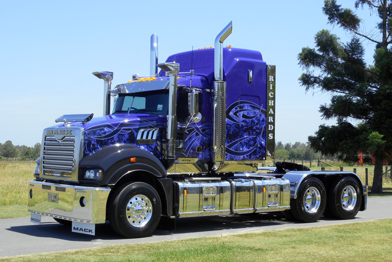 Richards Transport fleet wrap
