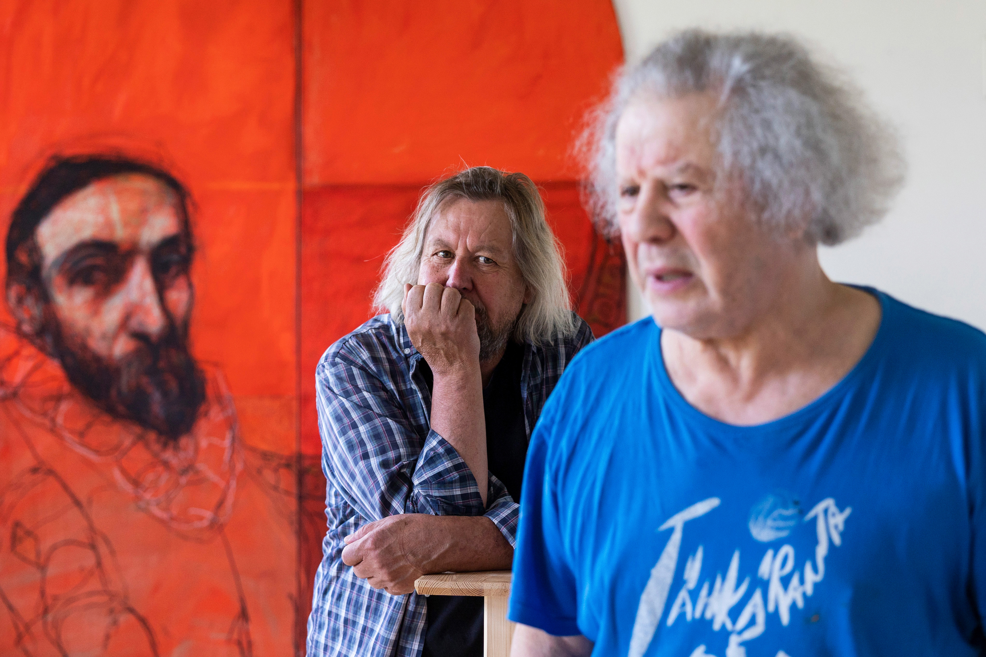 Taiteilijat Teijo Määttänen ja Ben Allal Ayad valmistelivat kesän yhteisnäyttelyään Kankarin taidehuvilalla. Kainuun Sanomat, 2022. 