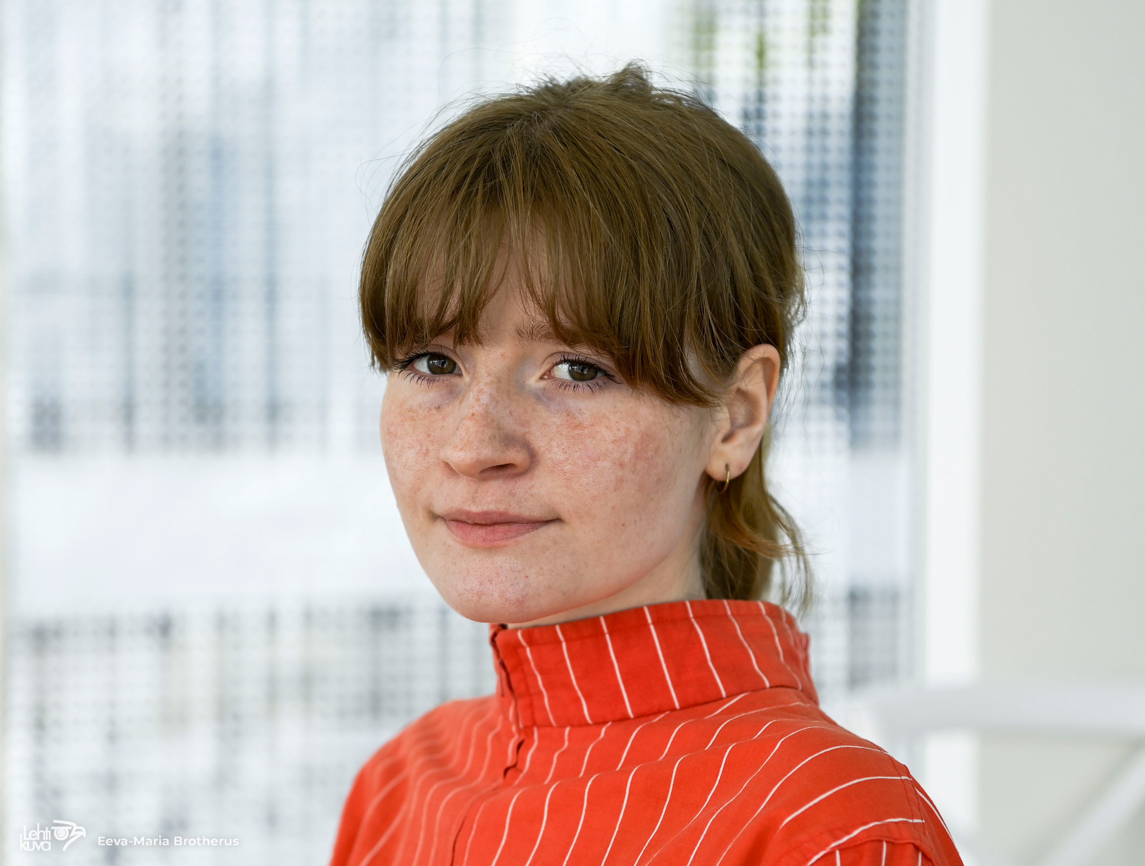 Kirjailija Frida Isberg Helsingissä 12. toukokuuta 2023. STT-Lehtikuva, 2023.