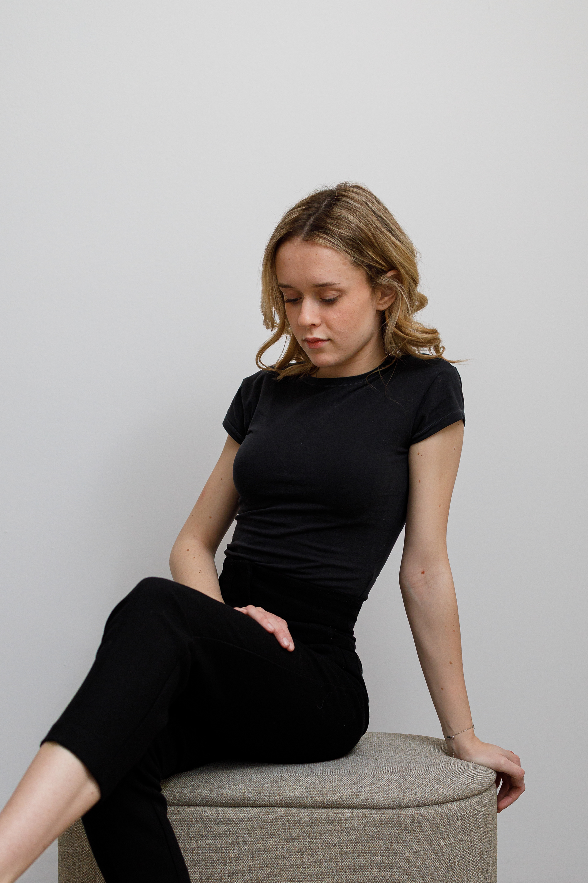 Os Studio, Model: Neja Keserič