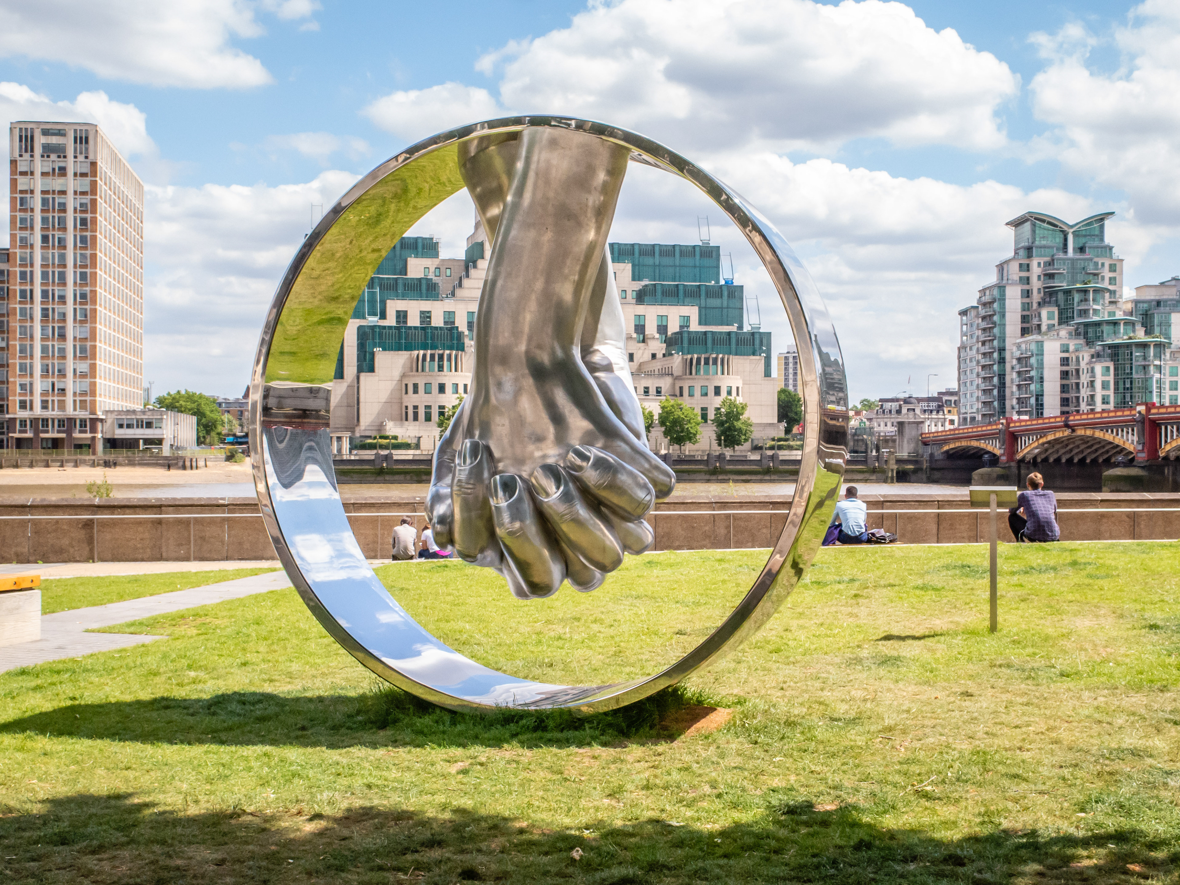 Thames sculpture