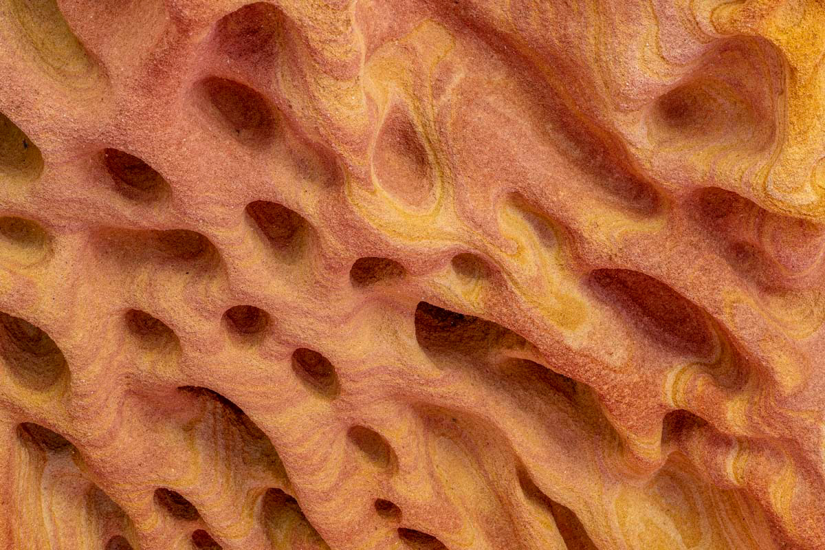 lines and structures in sandstone half-caves