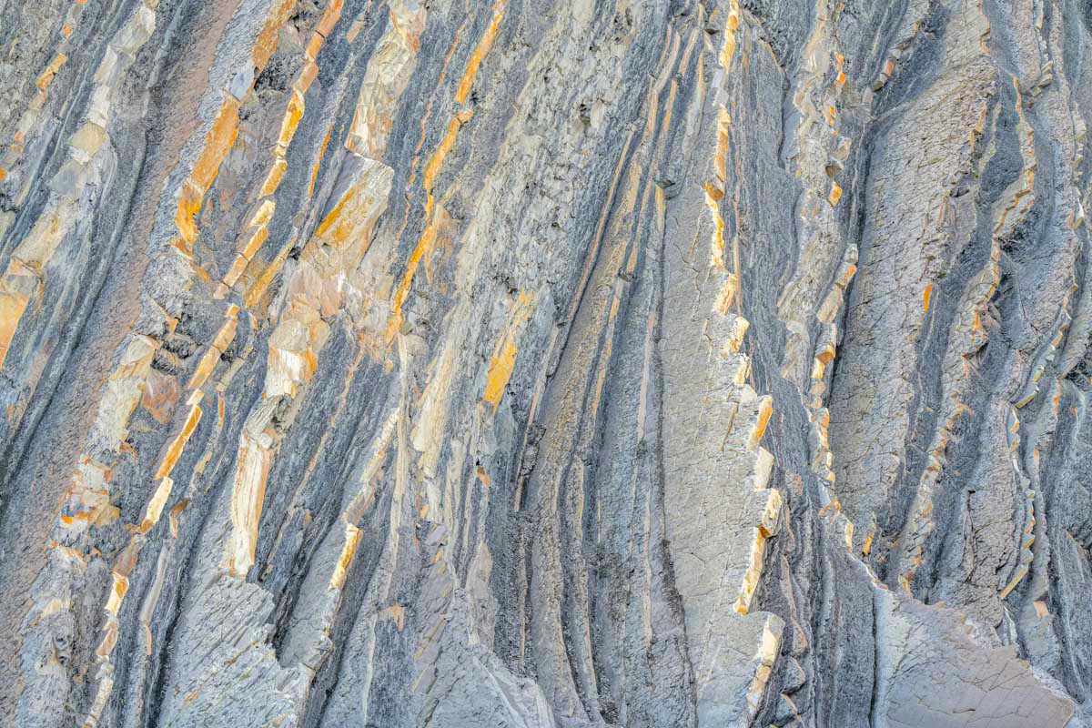 flysch in the walls