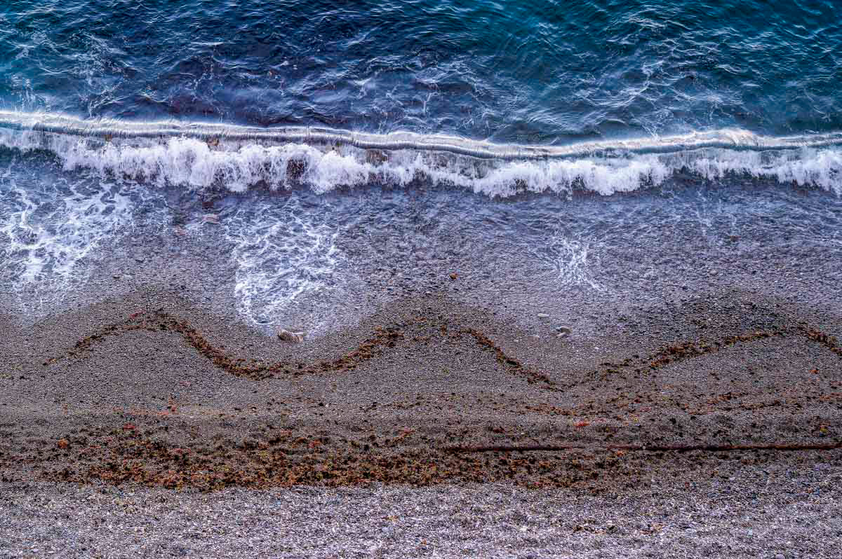 roller wave coming in