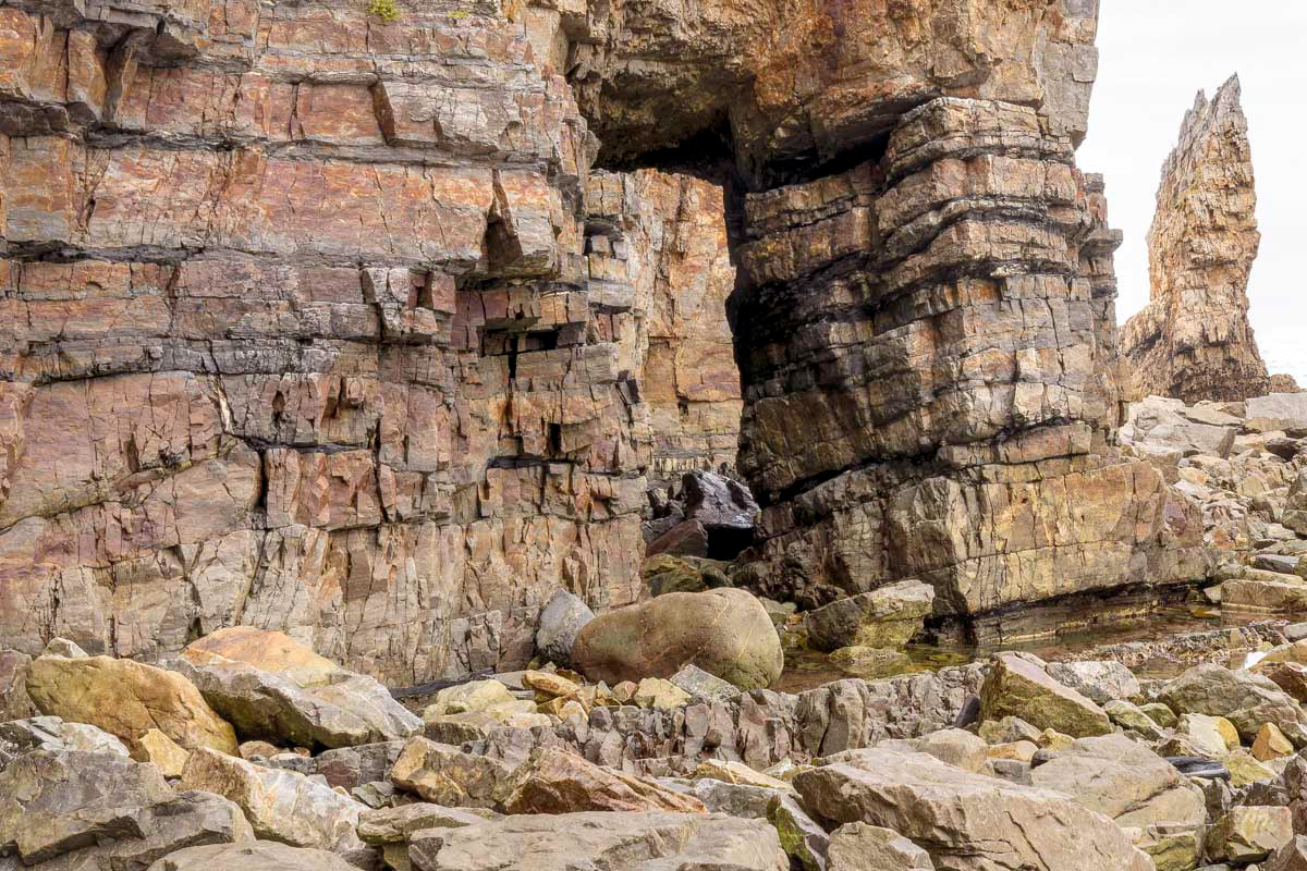 the scull in background