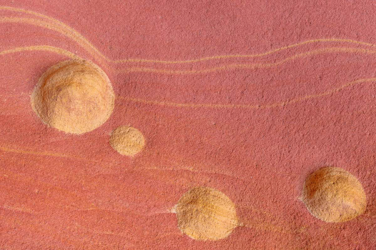 lines and structures in sandstone half-caves