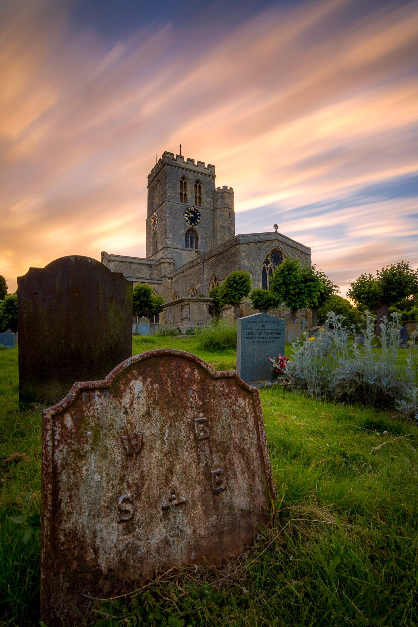I'm thinking maybe the 2 and a half minute exposure might have been a bit long for these clouds, but it certainly adds a bit of motion to the skies!