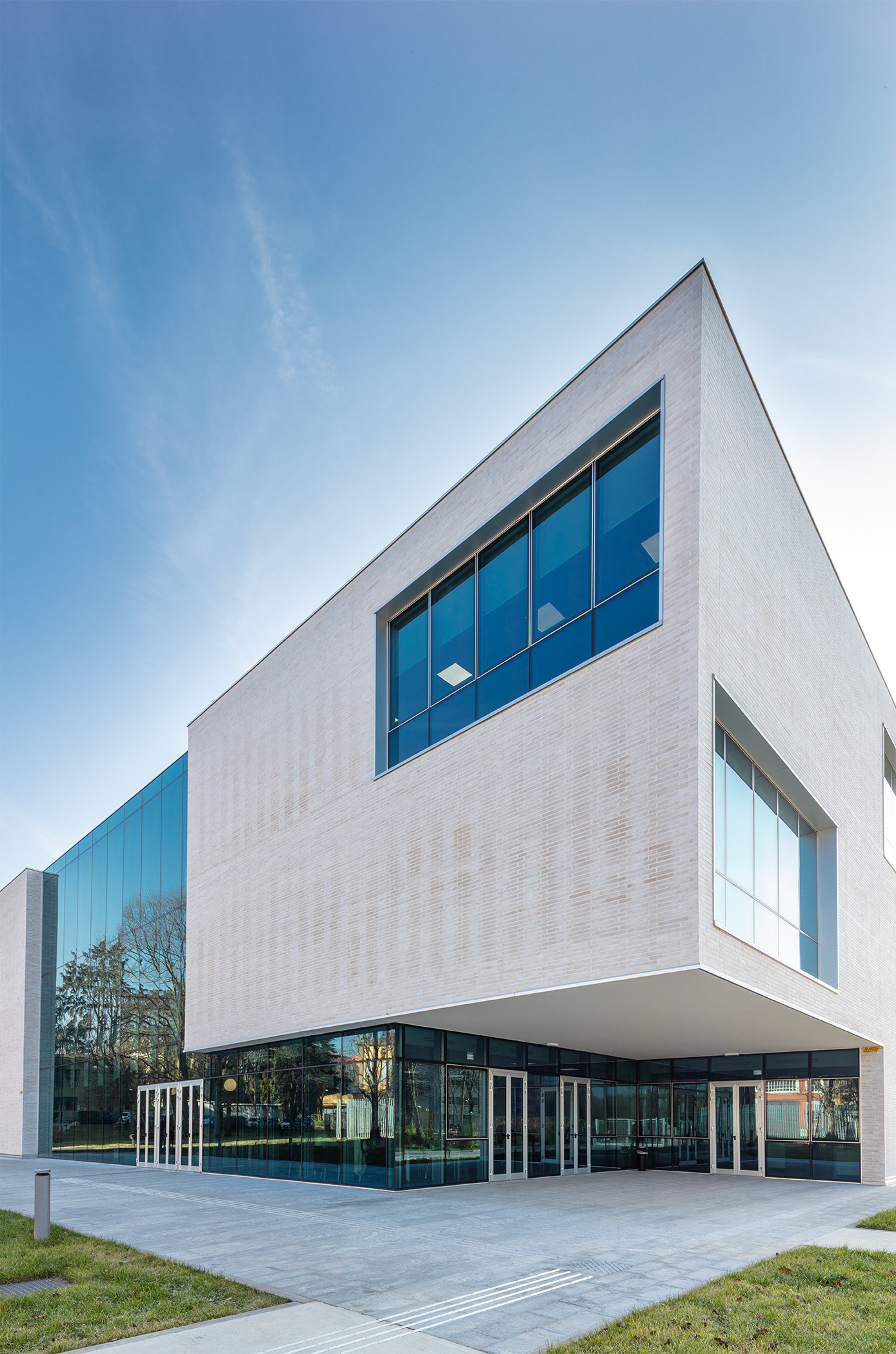 Nuovo Polo Didattico Scienze del Farmaco di Pavia per ITI Spa.