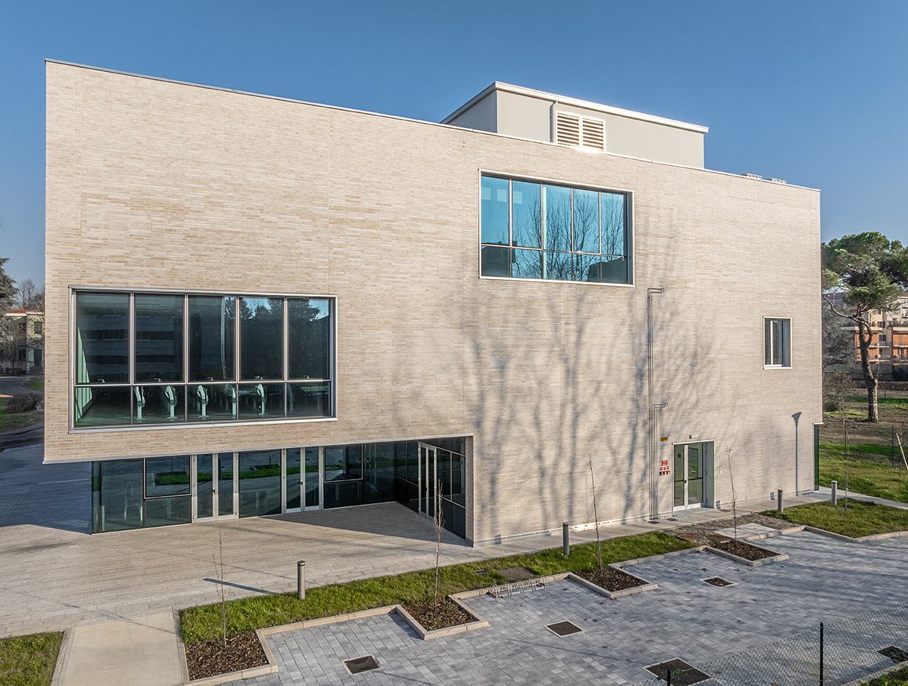 Nuovo Polo Didattico Scienze del Farmaco di Pavia per ITI Spa.