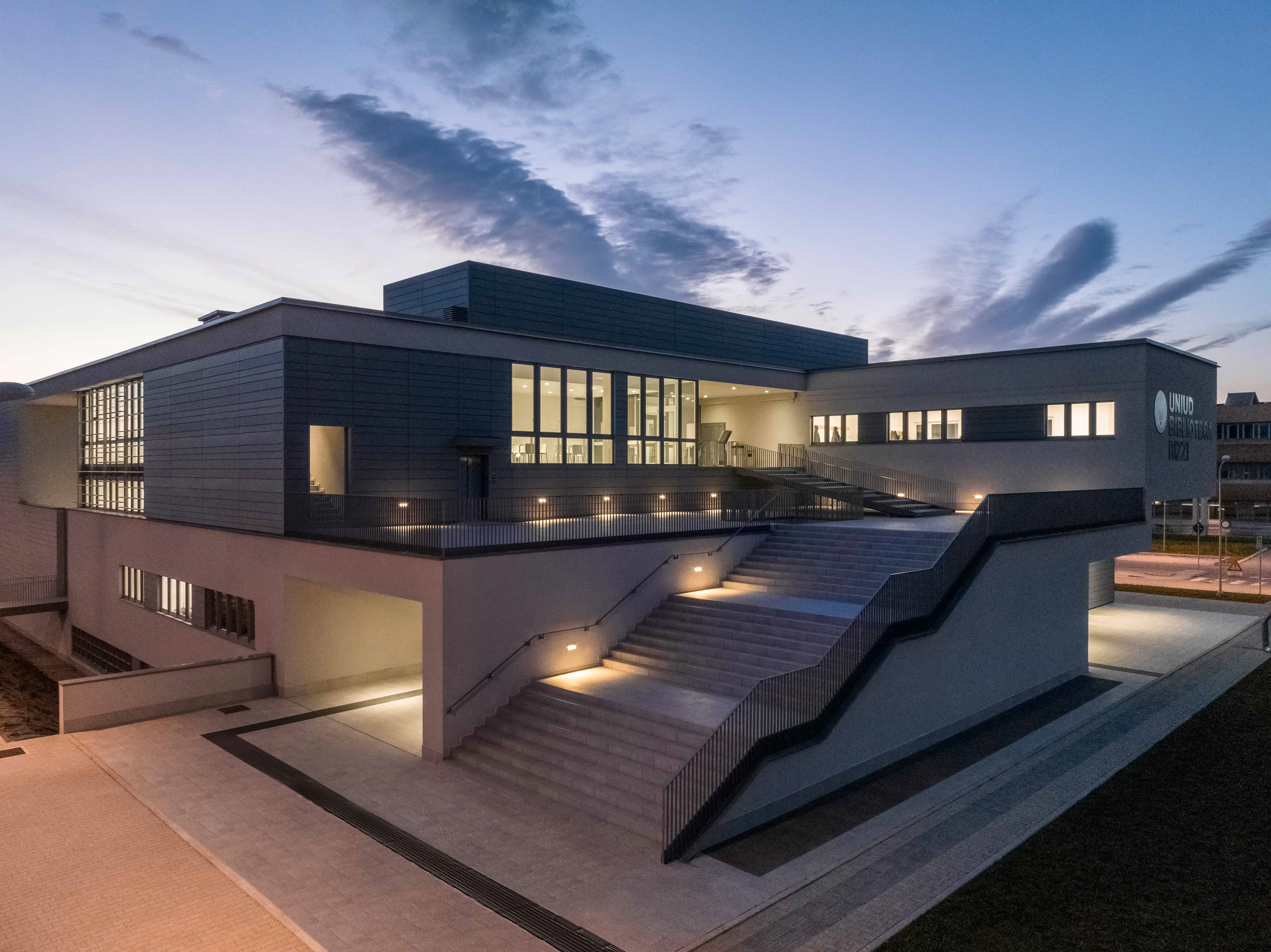 Nuova Biblioteca UNIUD per ROSSIPRODI ASSOCIATI