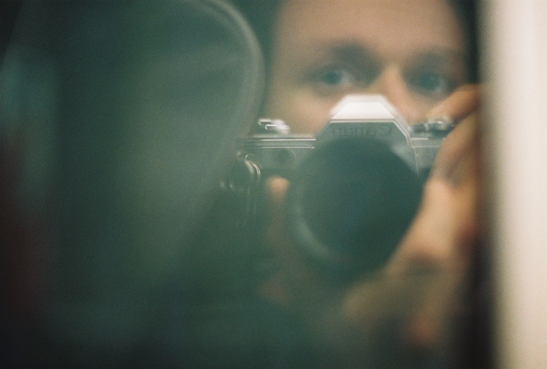 autoportrait dans le train ©️
