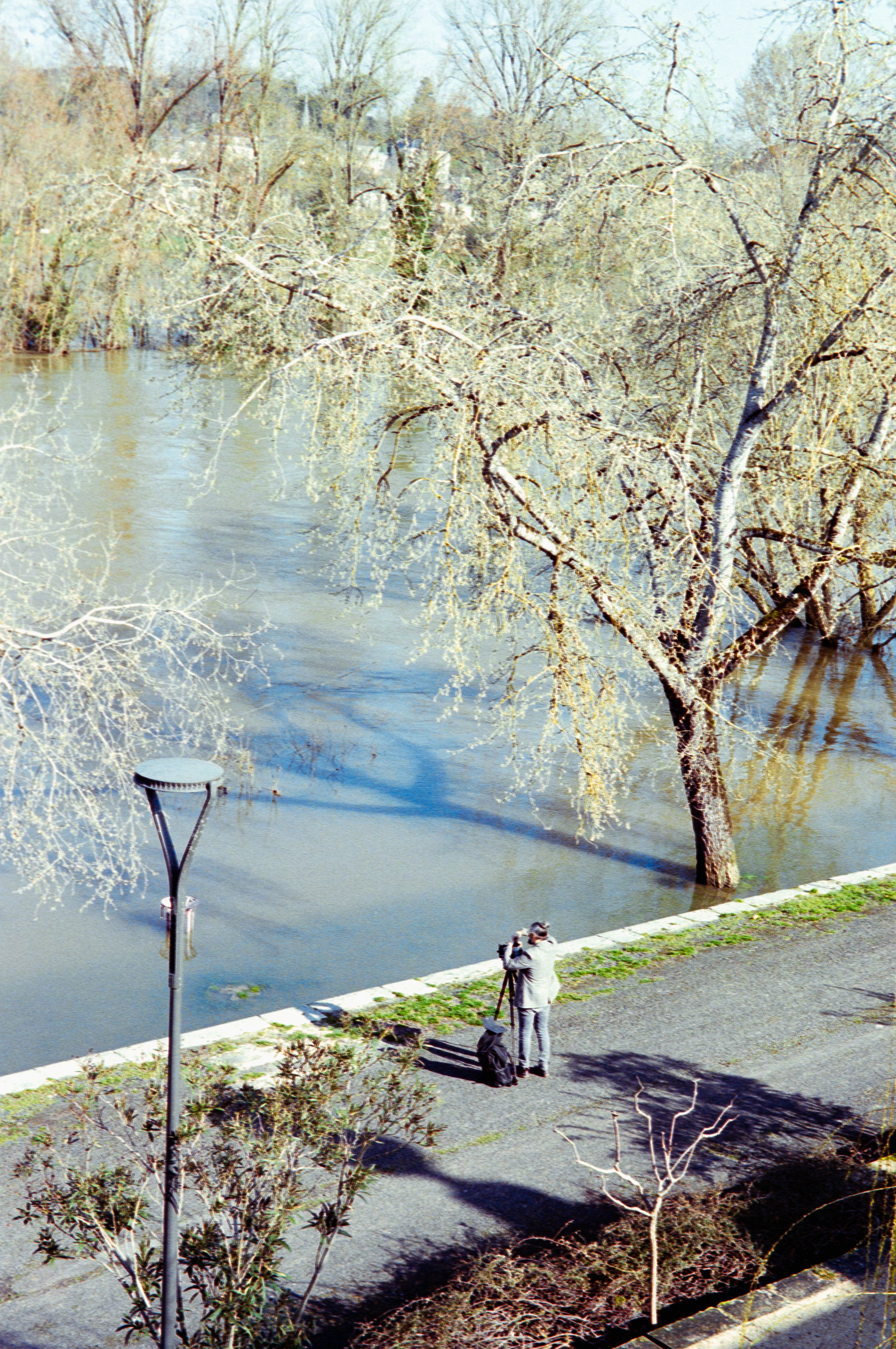 Un photographe dans la ville © Février 2026/Tours- iso 400