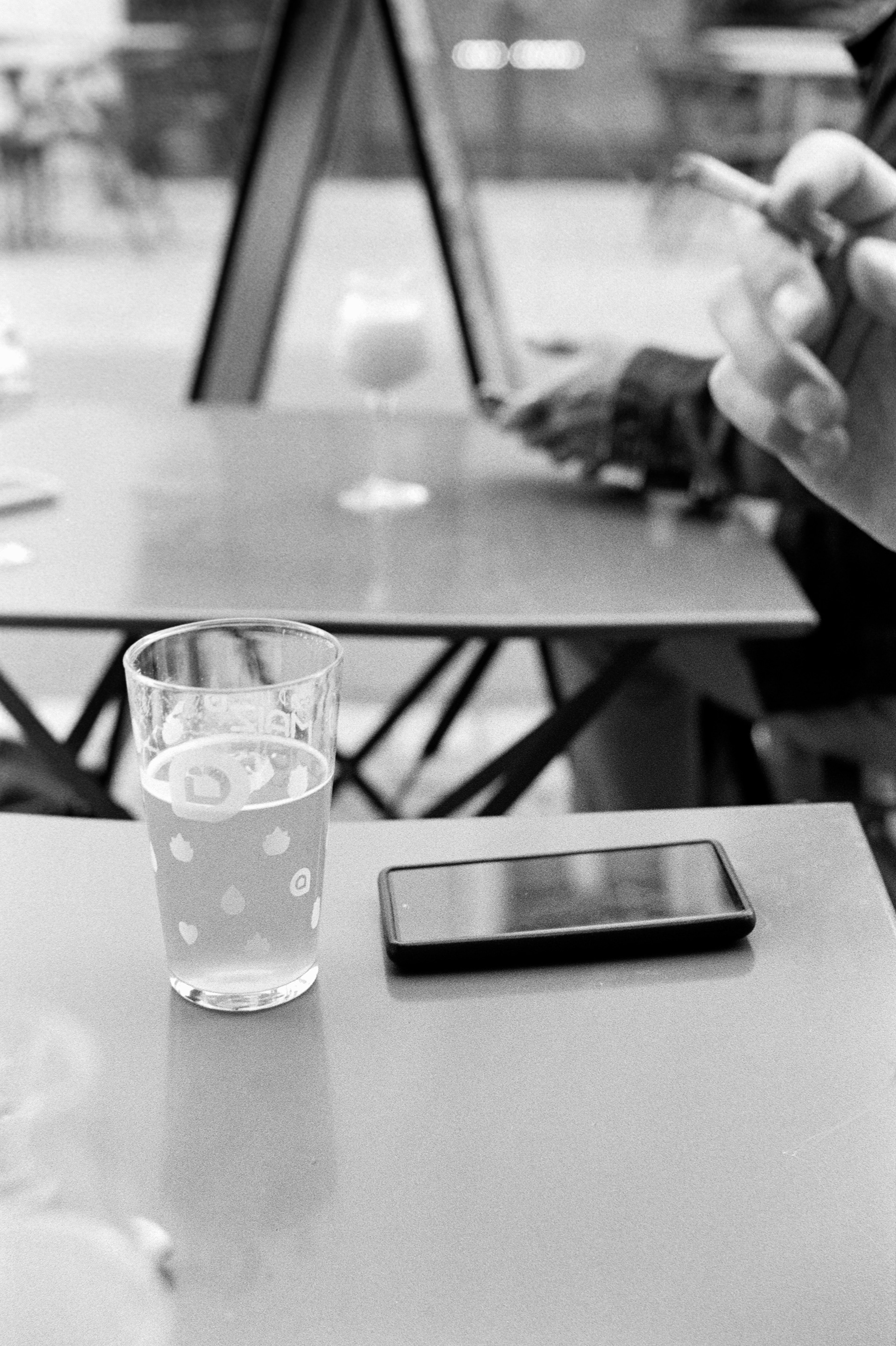 Série du téléphone: réplique © Avril 2025/Tours 