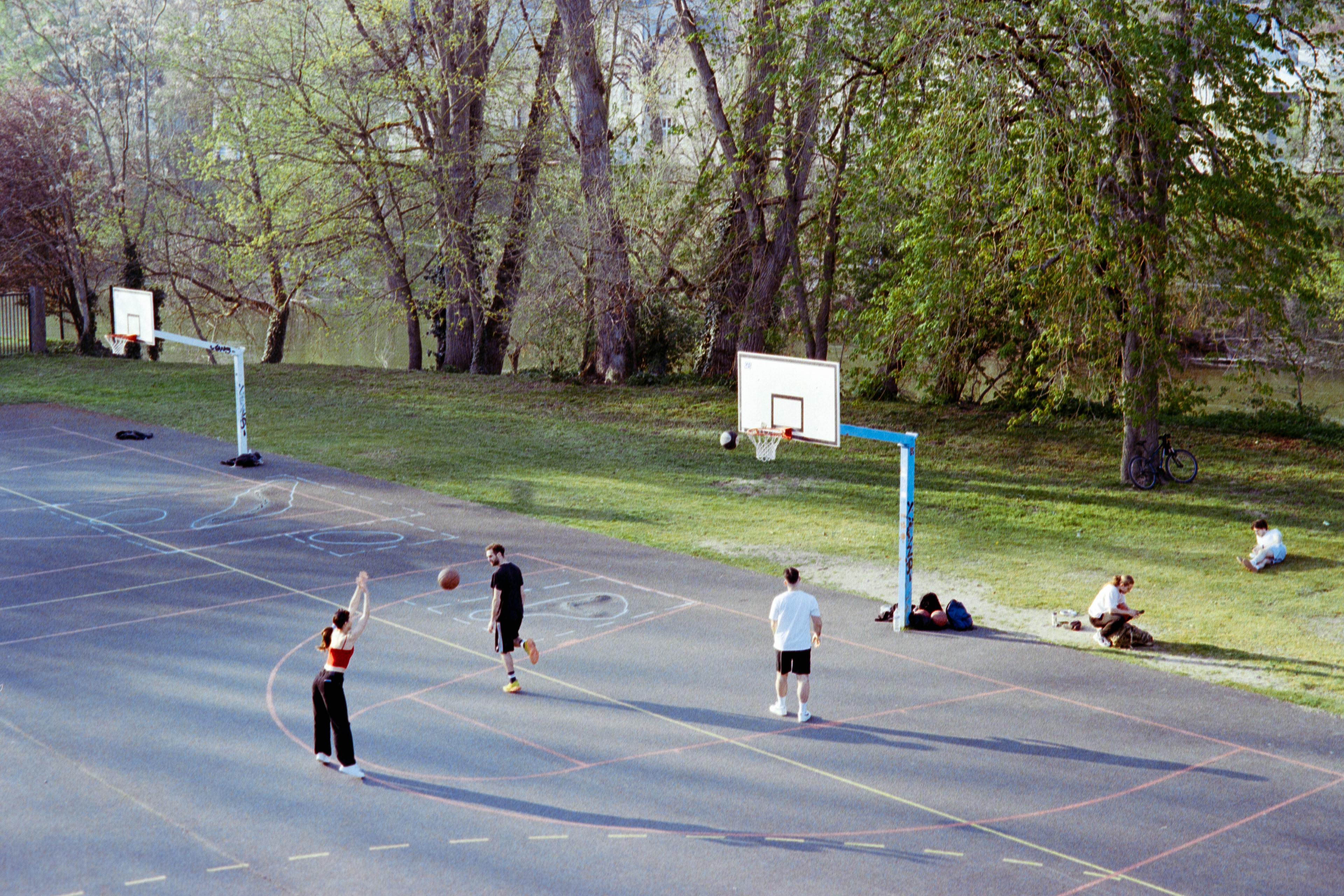 Le jeu © Mars 2026/Tours - iso 400