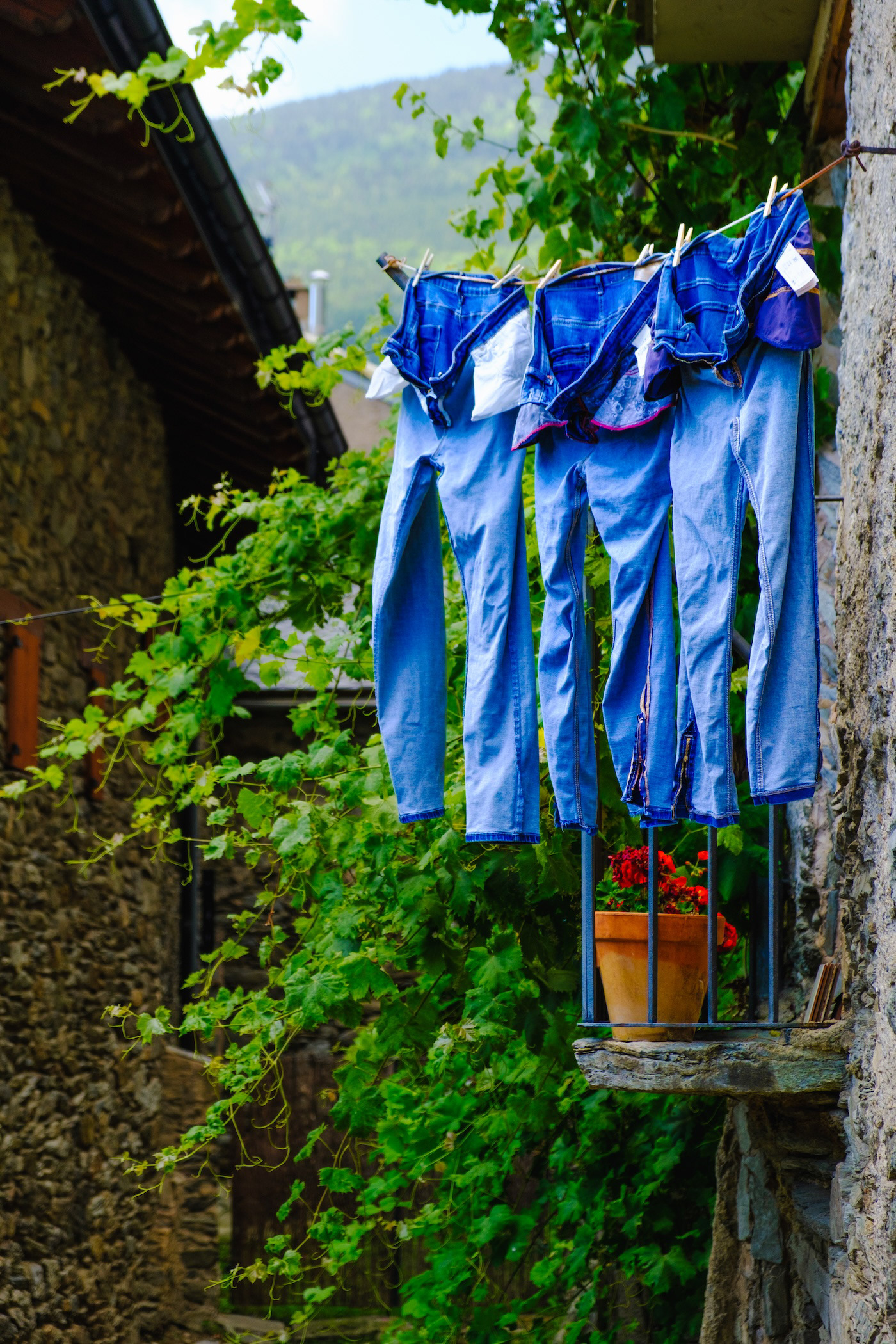 Pantalons, Queralbs
