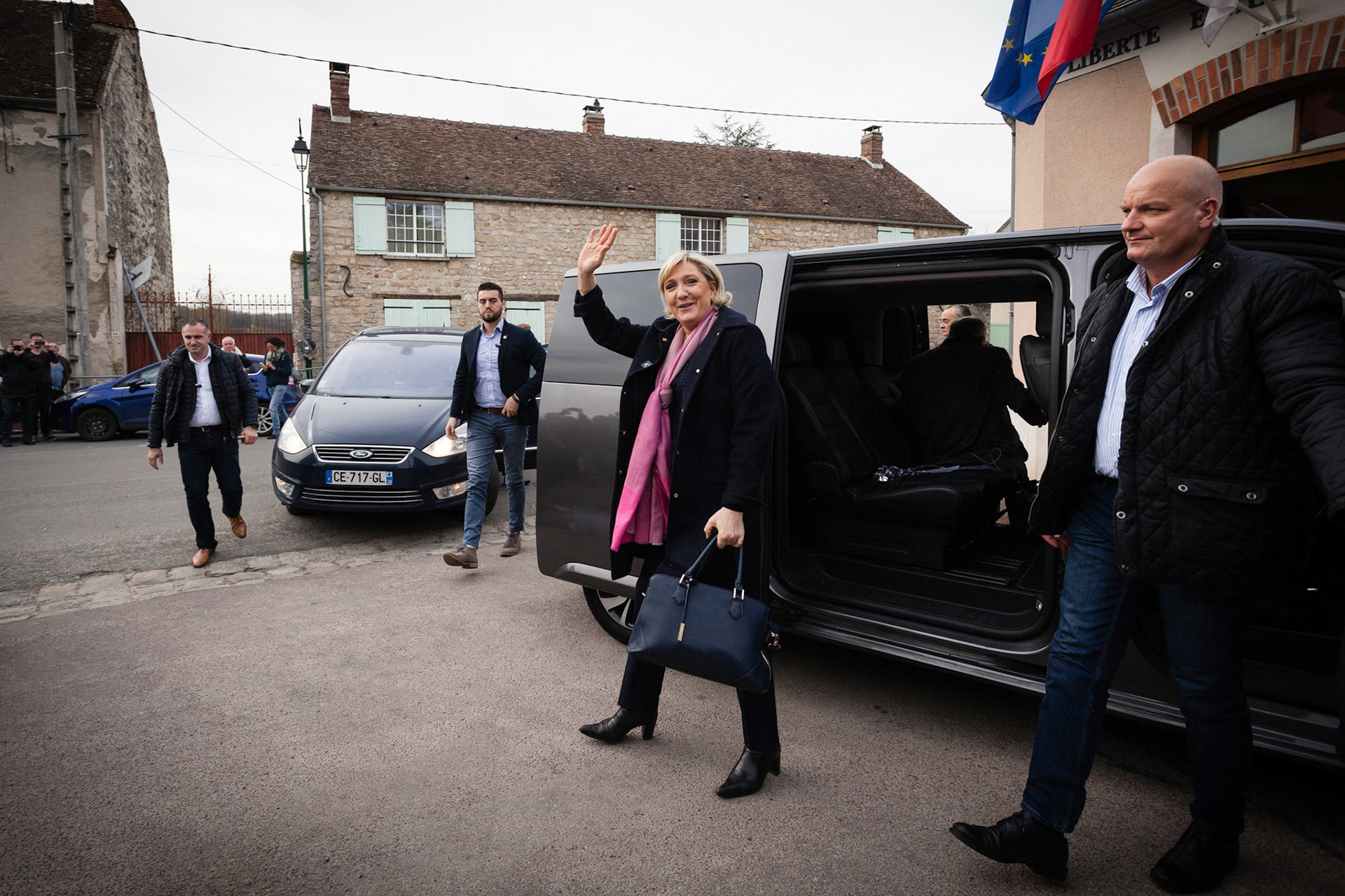 Marine Le Pen arrive au Vaudoué (Seine-et-Marne), lors de la campagne présidentielle.  Le Vaudoué, FRANCE - 03/03/2017