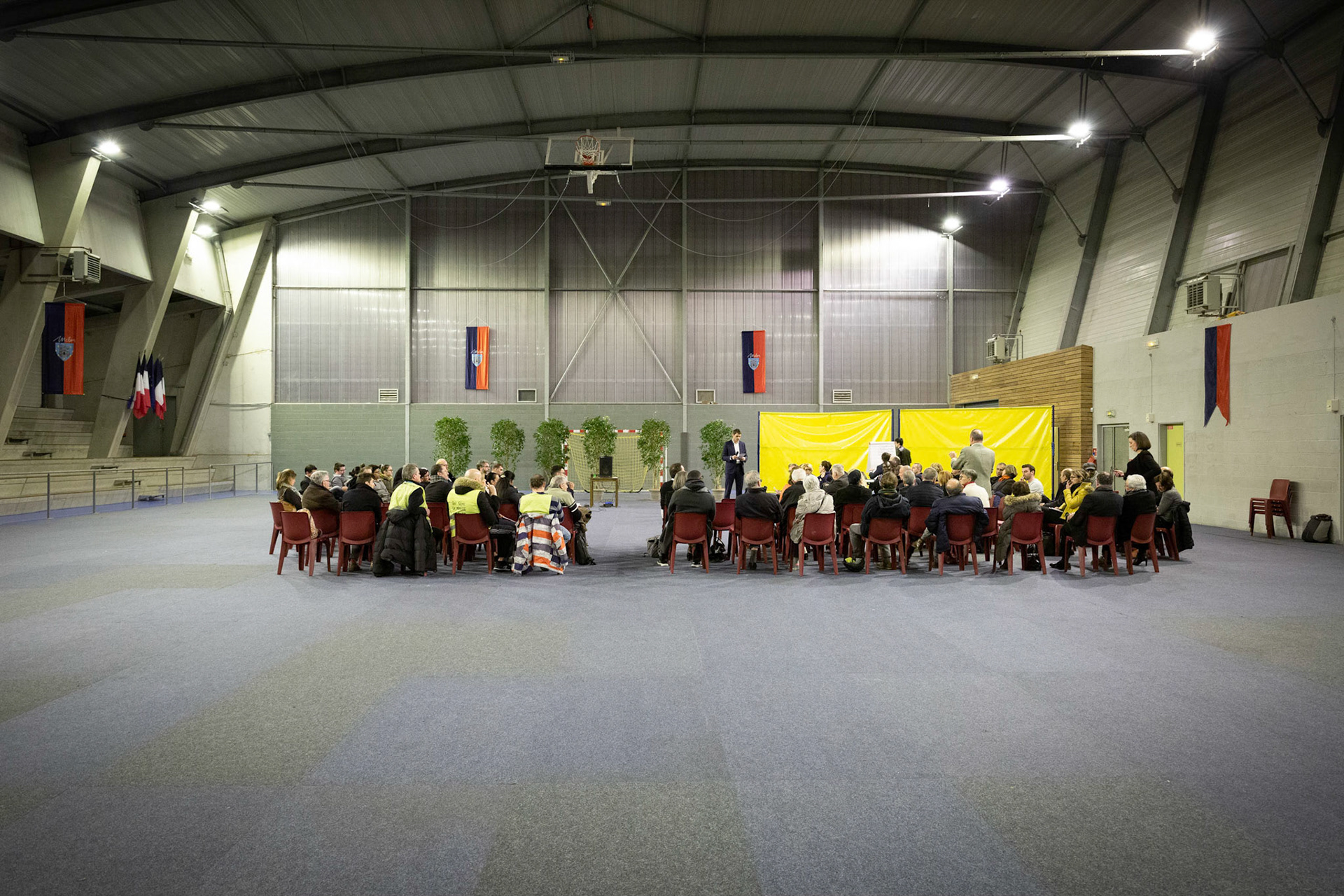 Grand débat national organisé par Agir, à Melun. Melun, FRANCE - 15/02/2019