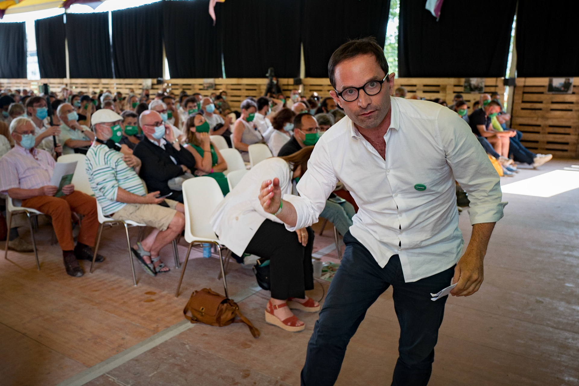 Benoît Hamon avant de monter sur scène lors d’un meeting à l’Agora de Wonderland à Paris, le 12 juin 2021. Il soutient la liste “l’Écologie évidemment” de Julien Bayou (Europe Ecologie Les Verts EELV) pour les élections régionales en Ile de France. Paris, FRANCE - 12/06/2021