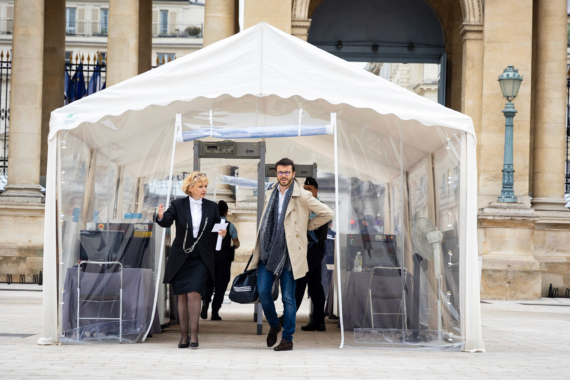 Le député socialiste Arthur Delaporte arrive dans la cour de l'Assemblée Nationale lors de la journée d' accueil des députés, le 20 juin 2022. France, Paris, 2022-06-20