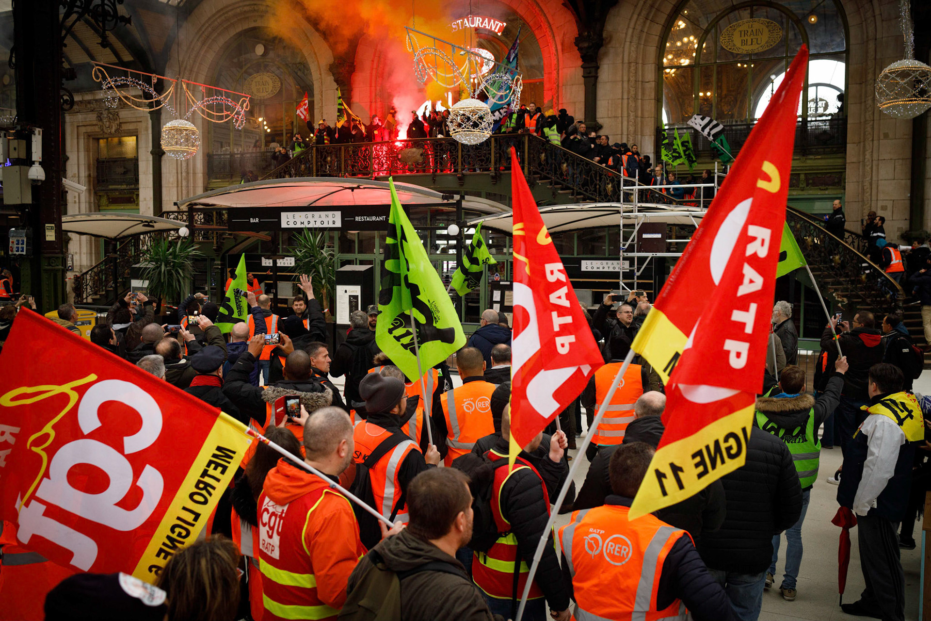 Assemblée générale de l'intersyndicale (FO, CGT, Solidaires, Sud Rail...), contre la réforme des retraites, dans la gare de Lyon à Paris, le 09/01/2020.Paris, FRANCE - 09/01/2020