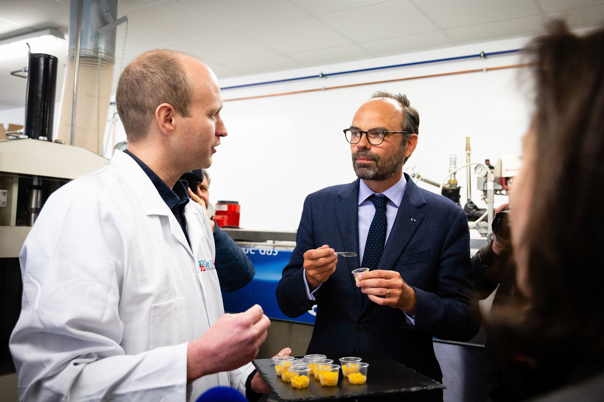 Le premier ministre Edouard Philippe visite la start up GeniAlis et rencontre des chercheurs, à Henrichemont. Henrichemont, FRANCE - 03/05/2018