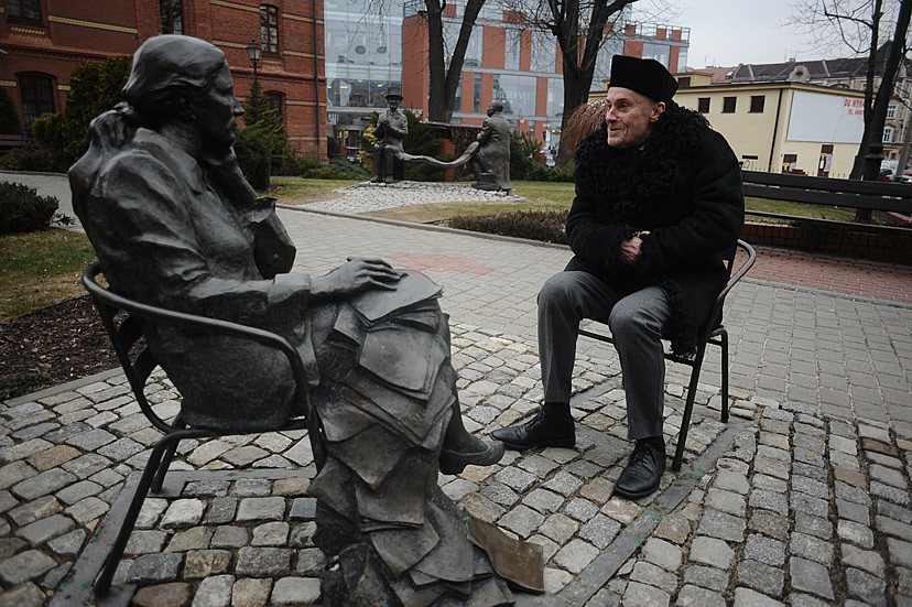 Daniel Olbrychski, aktor Przy pomniku Agnieszki Osieckiej, swojej przyjaciółki