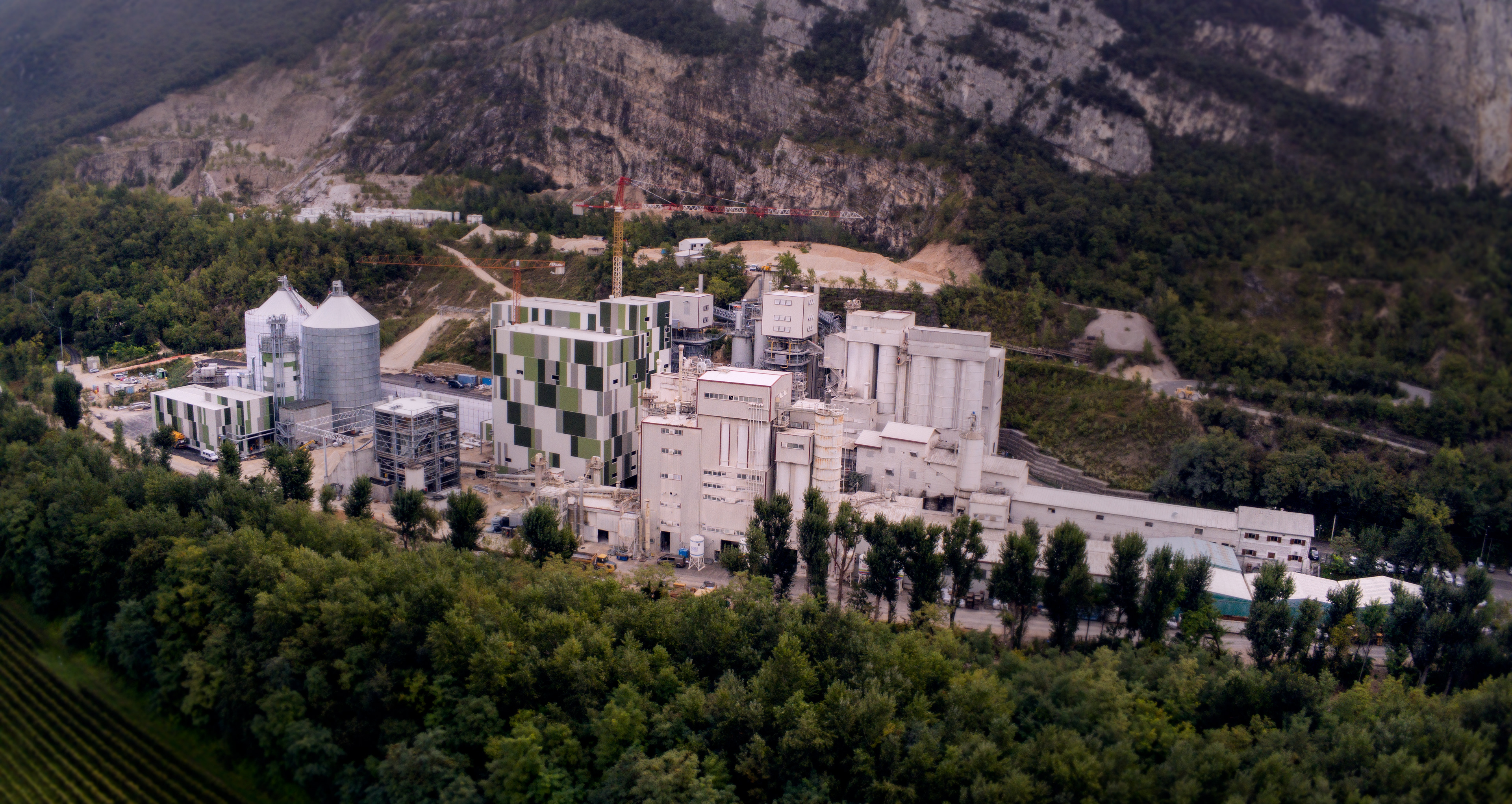 Fassa Bortolo © - Stabilimento Ceraino di Dolcé VR